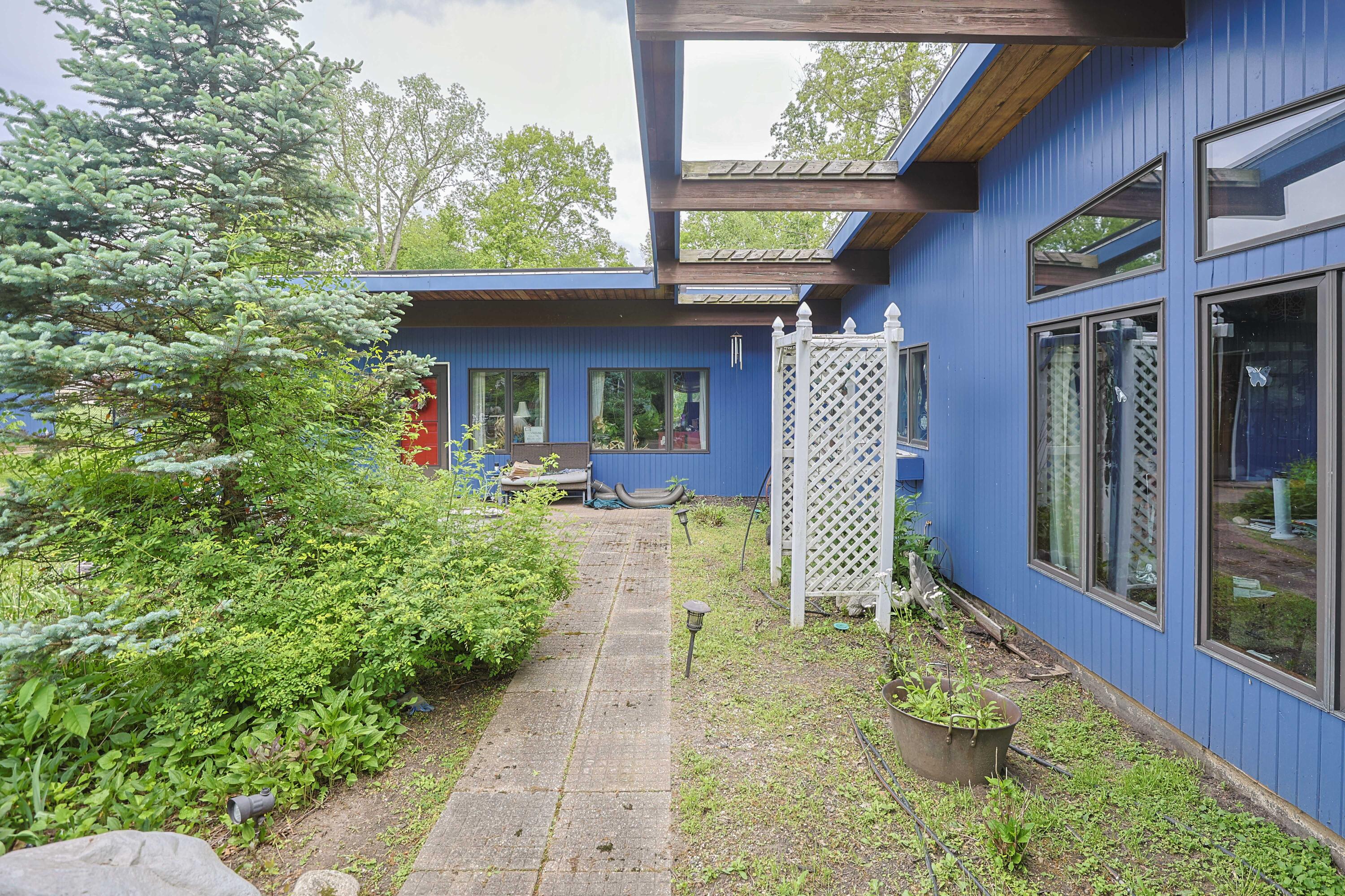1905 Champlain Drive Property Photo 10