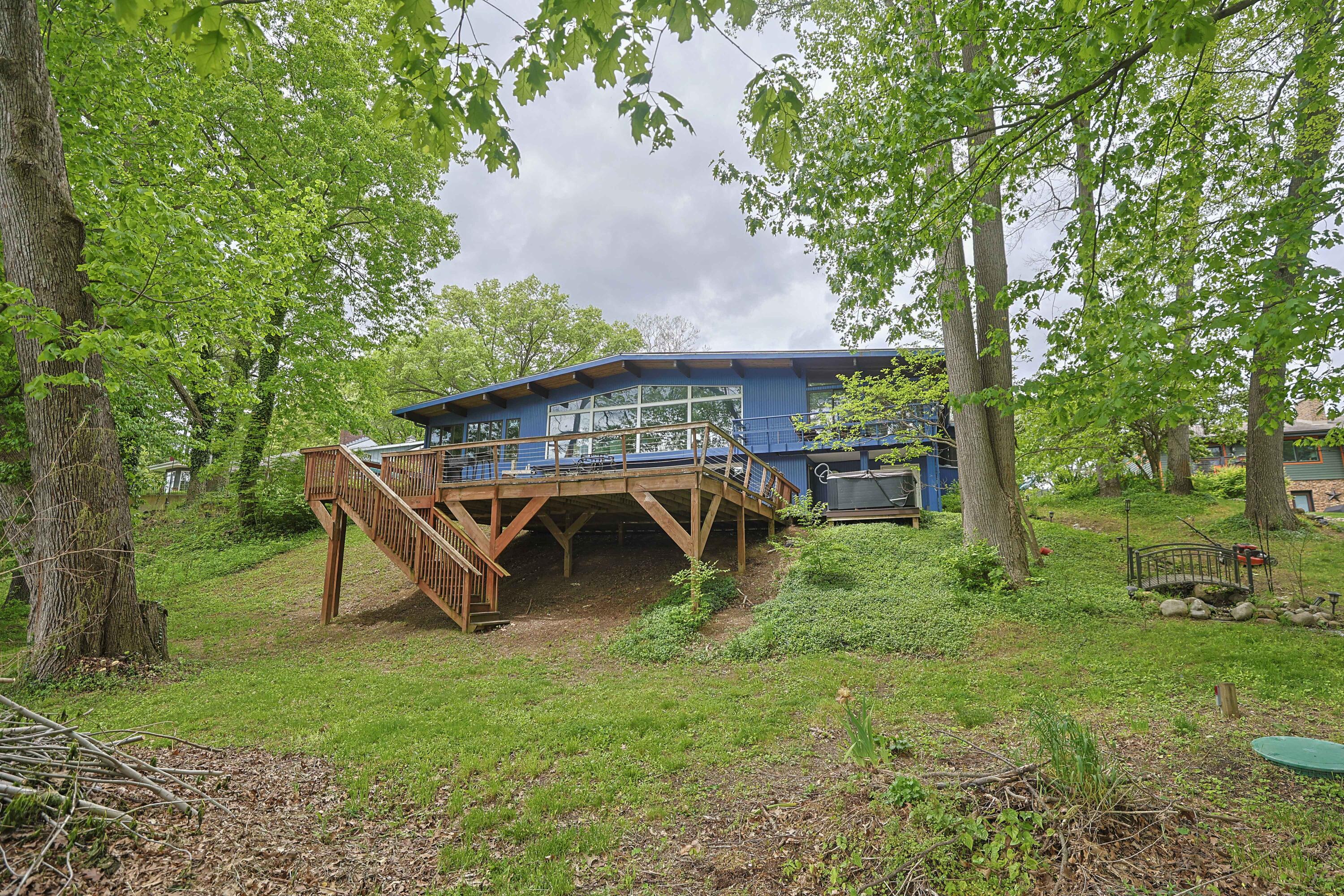 1905 Champlain Drive Property Photo 12