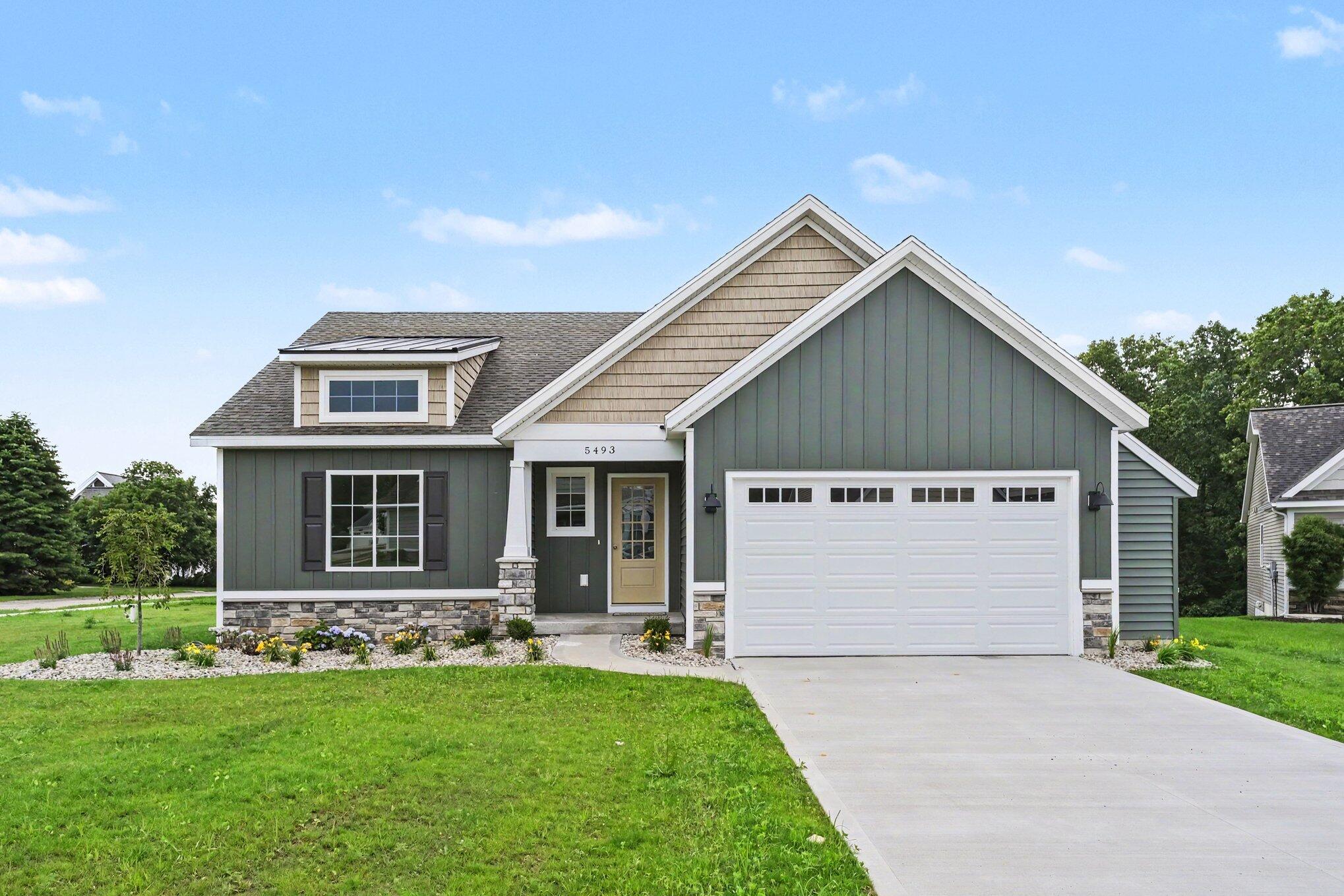 5493 Rose Ridge Court Ne Property Photo 1