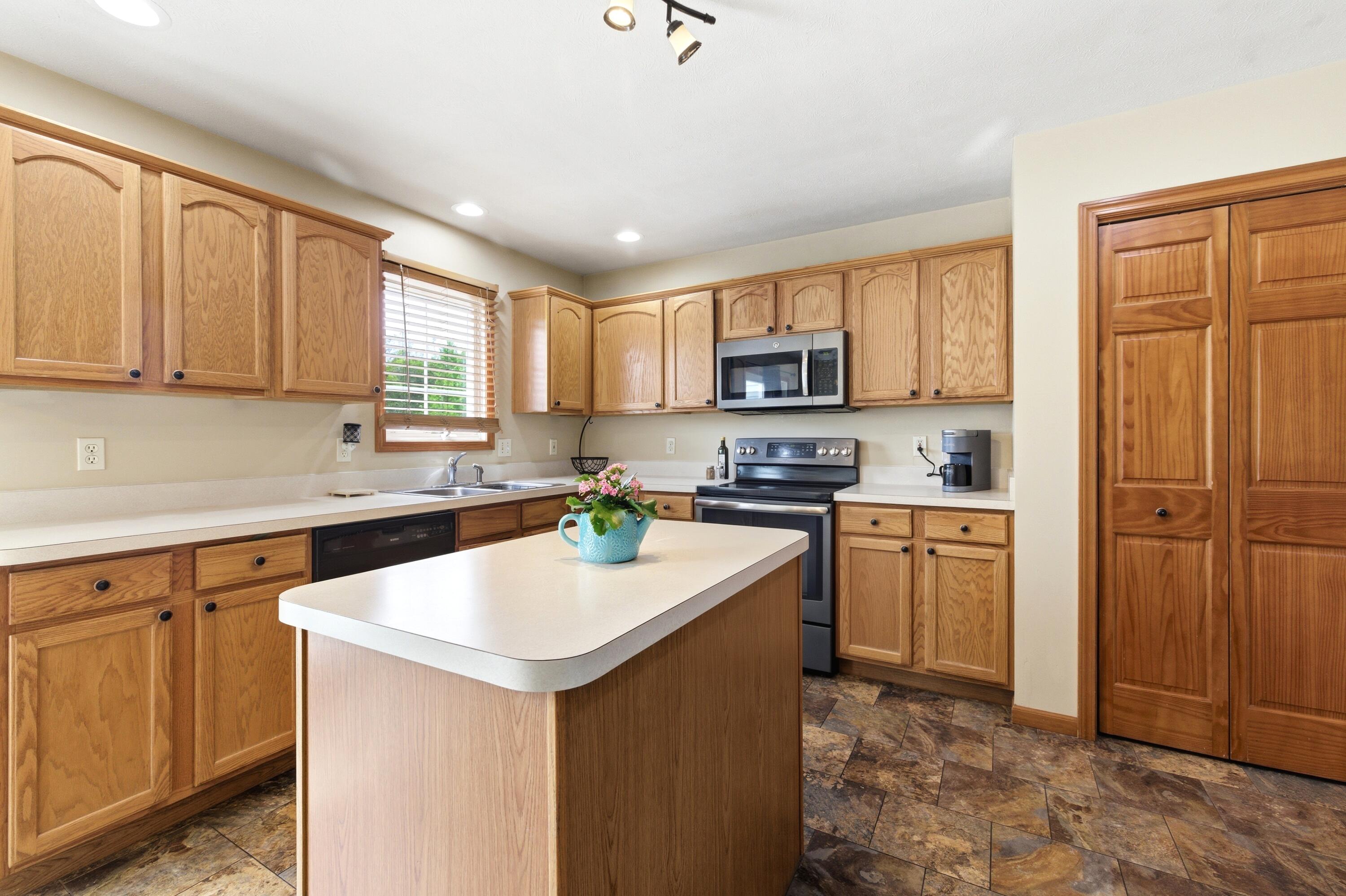 11226 Snow Road Property Photo 14