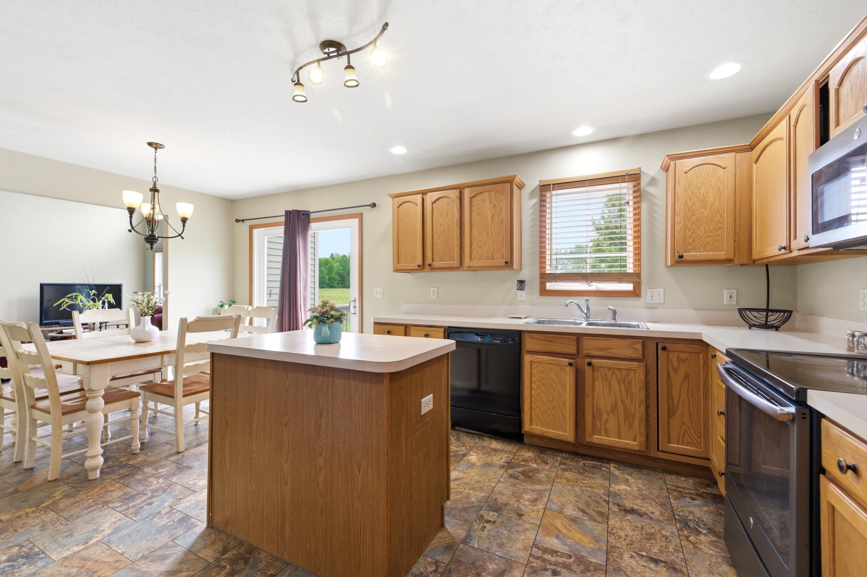 11226 Snow Road Property Photo 16