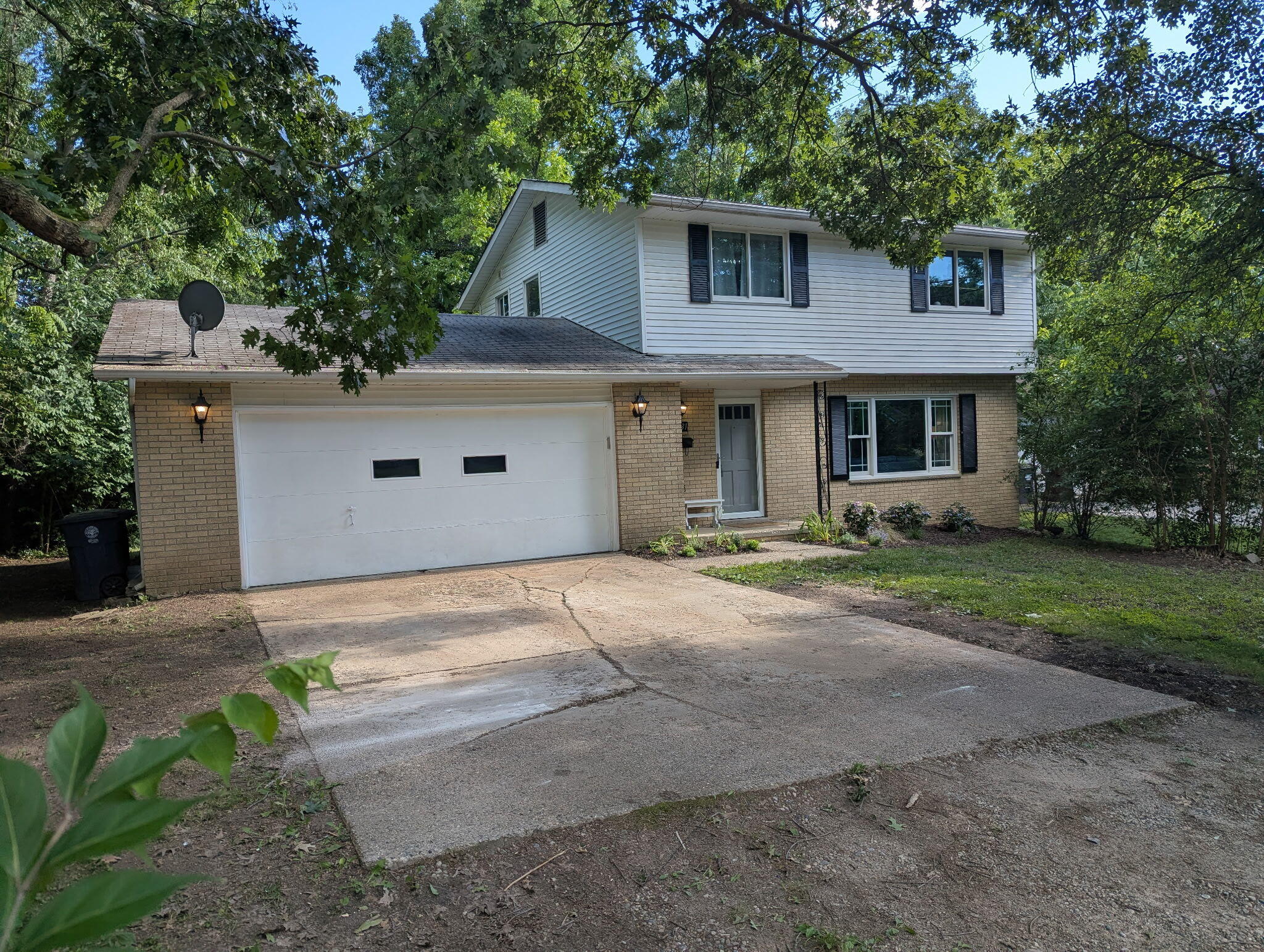 2731 Valley Drive Property Photo 1