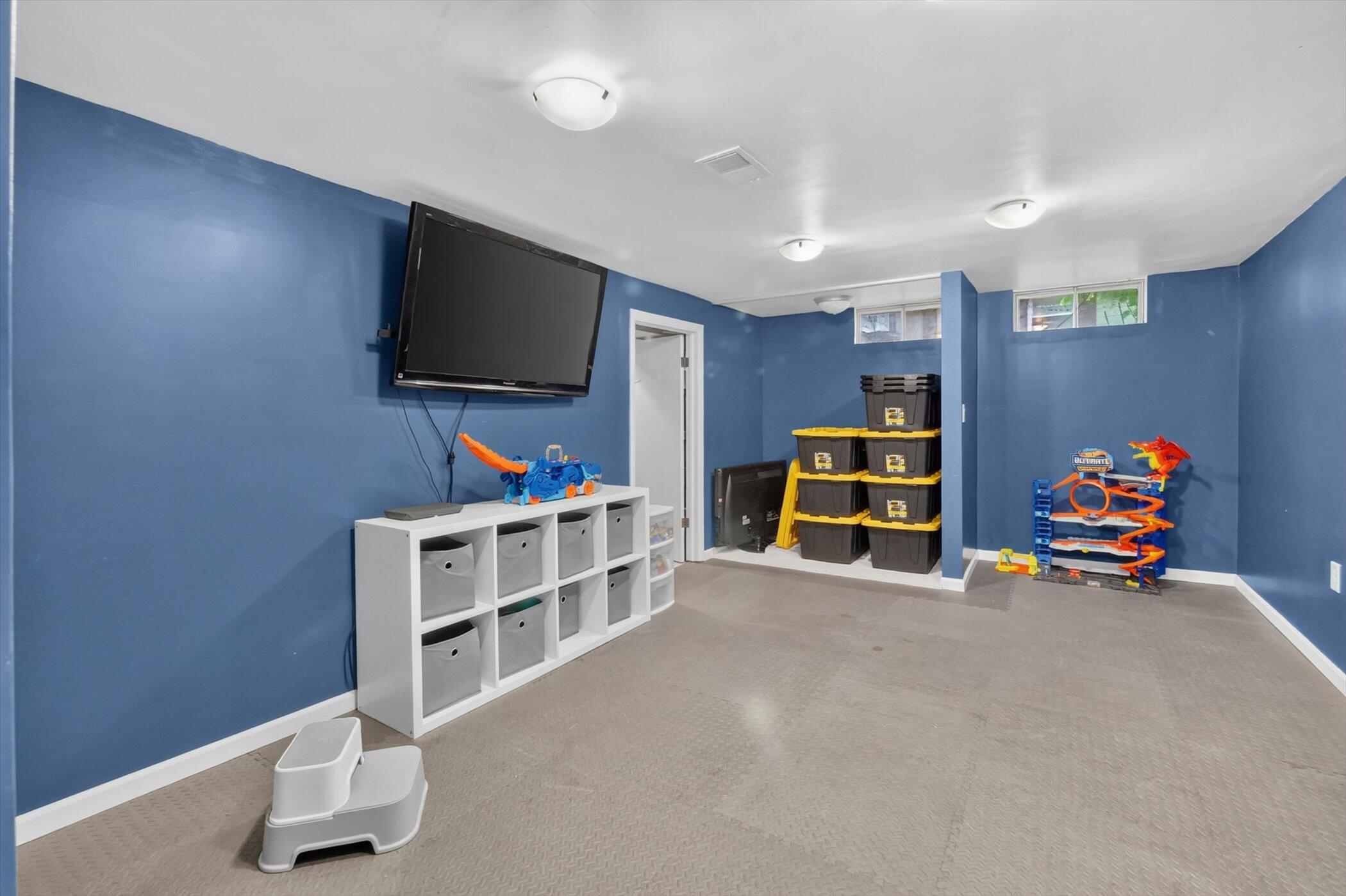 2731 Valley Drive Property Photo 31