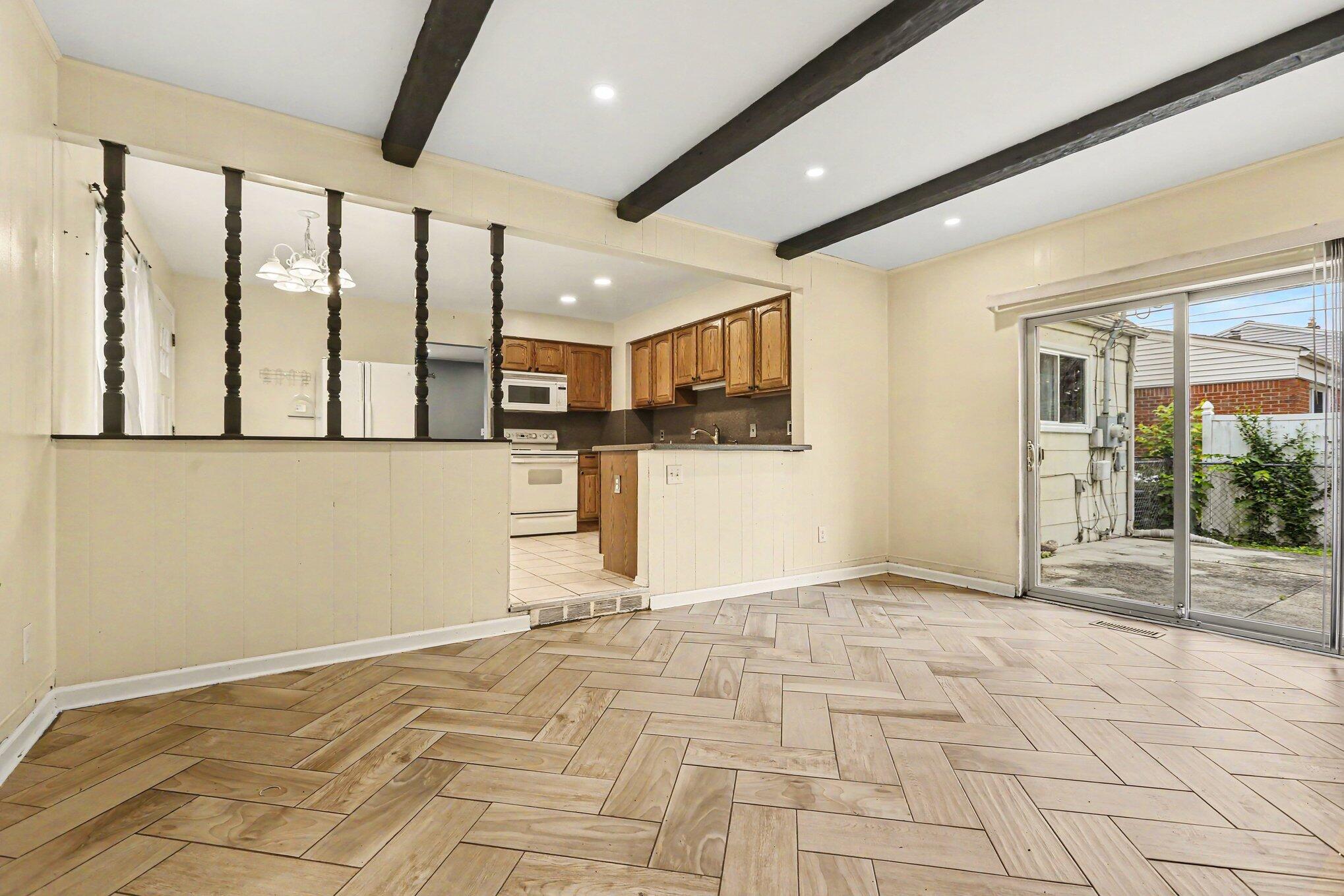 8485 Forrest Drive Property Photo 9