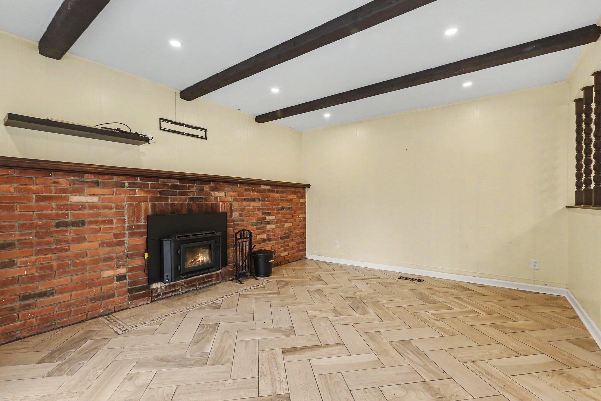 8485 Forrest Drive Property Photo 10