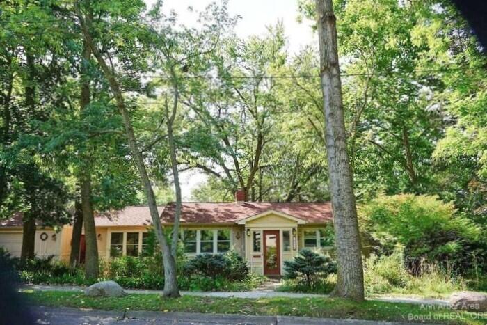 611 Robin Road Property Photo 1