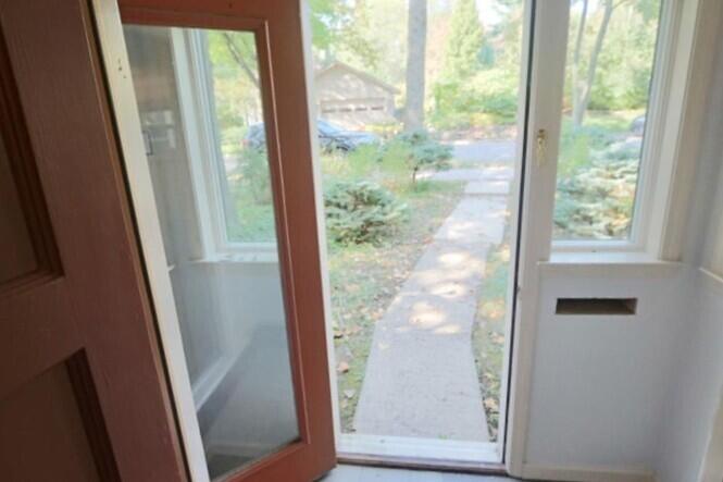 611 Robin Road Property Photo 6