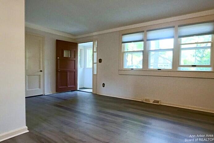 611 Robin Road Property Photo 8