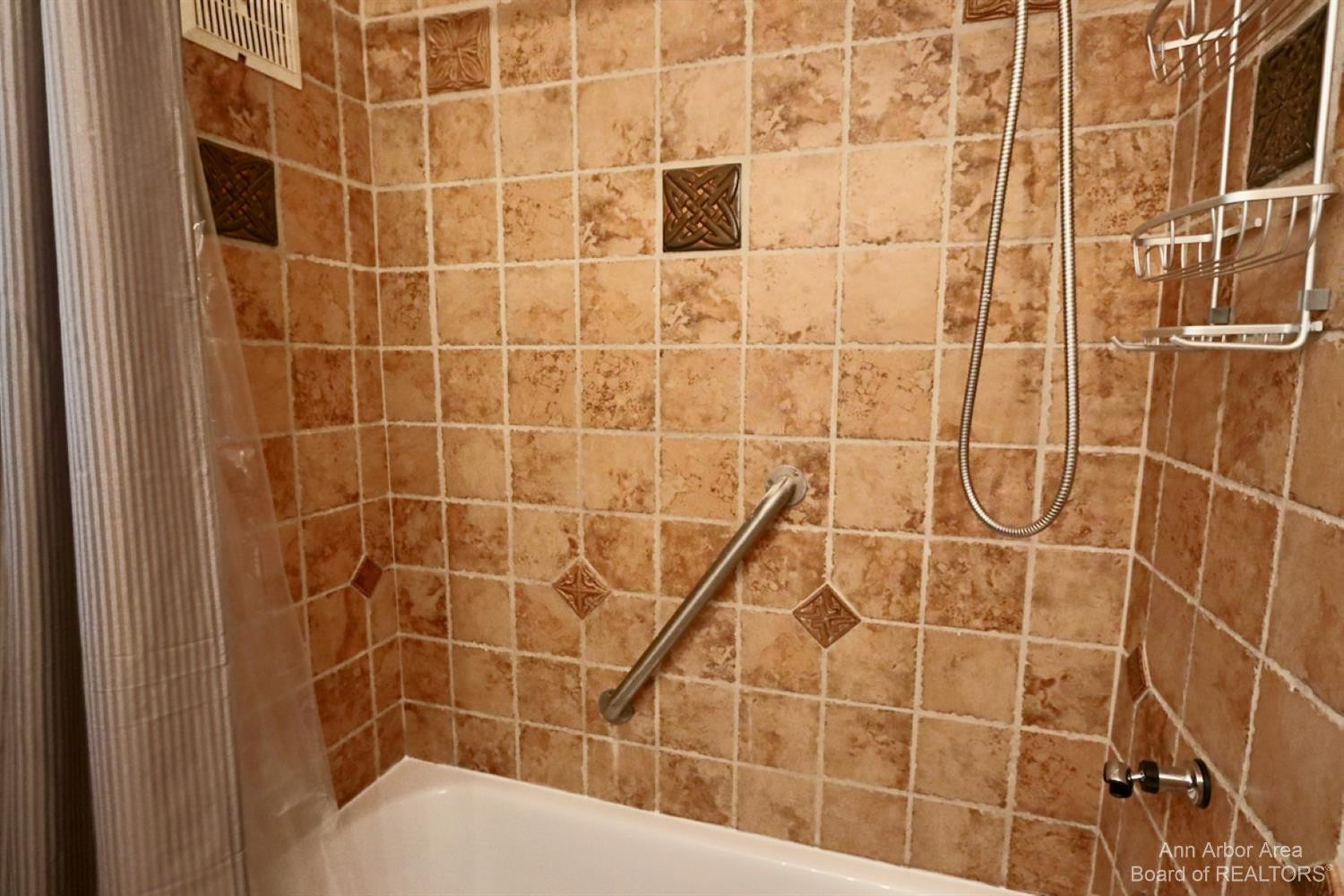 611 Robin Road Property Photo 21