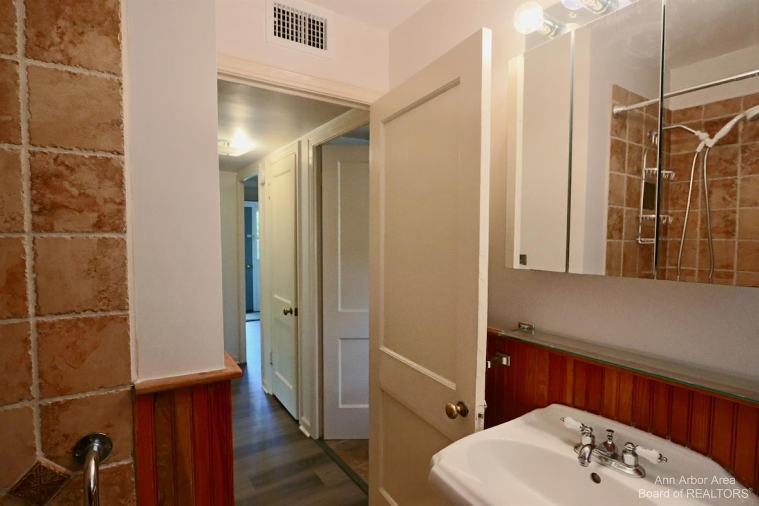 611 Robin Road Property Photo 23