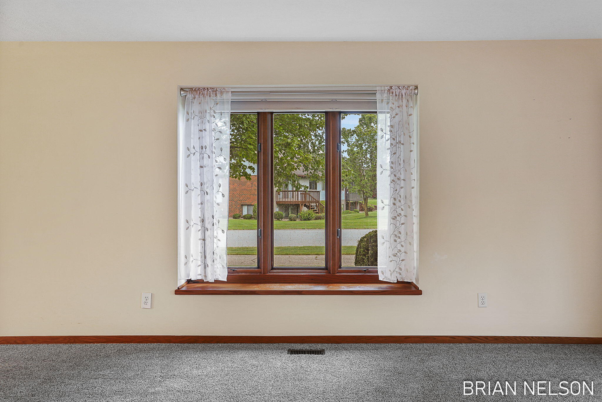 205 Parkside Drive Property Photo 3