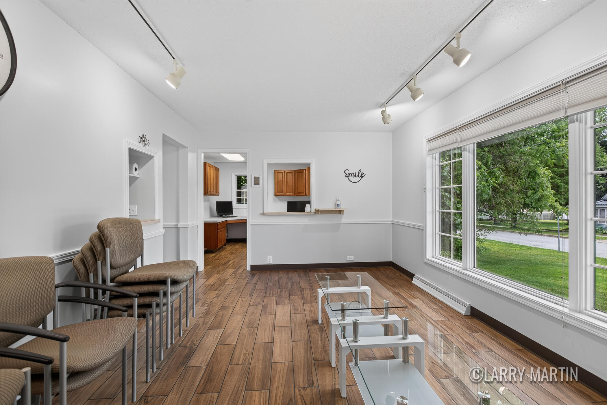 224 S Weaver Avenue Property Photo 4