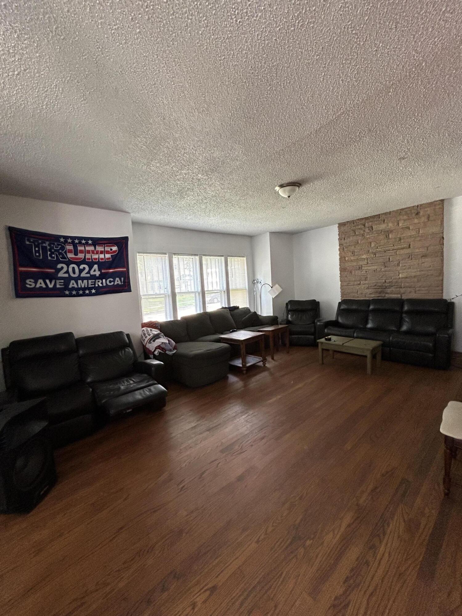 612 Pearl Street Property Photo 6