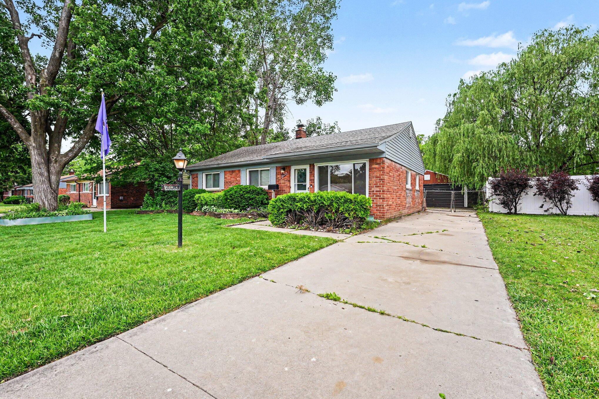 28083 Stuart Avenue Property Photo 5