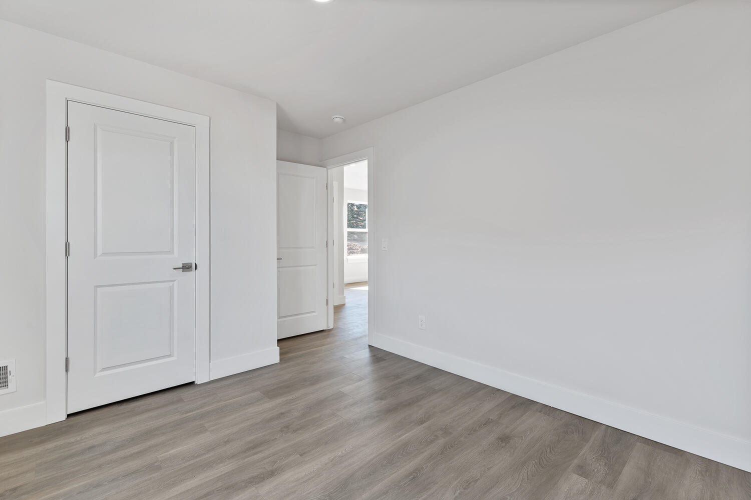 3466 Clinton Way Property Photo 14