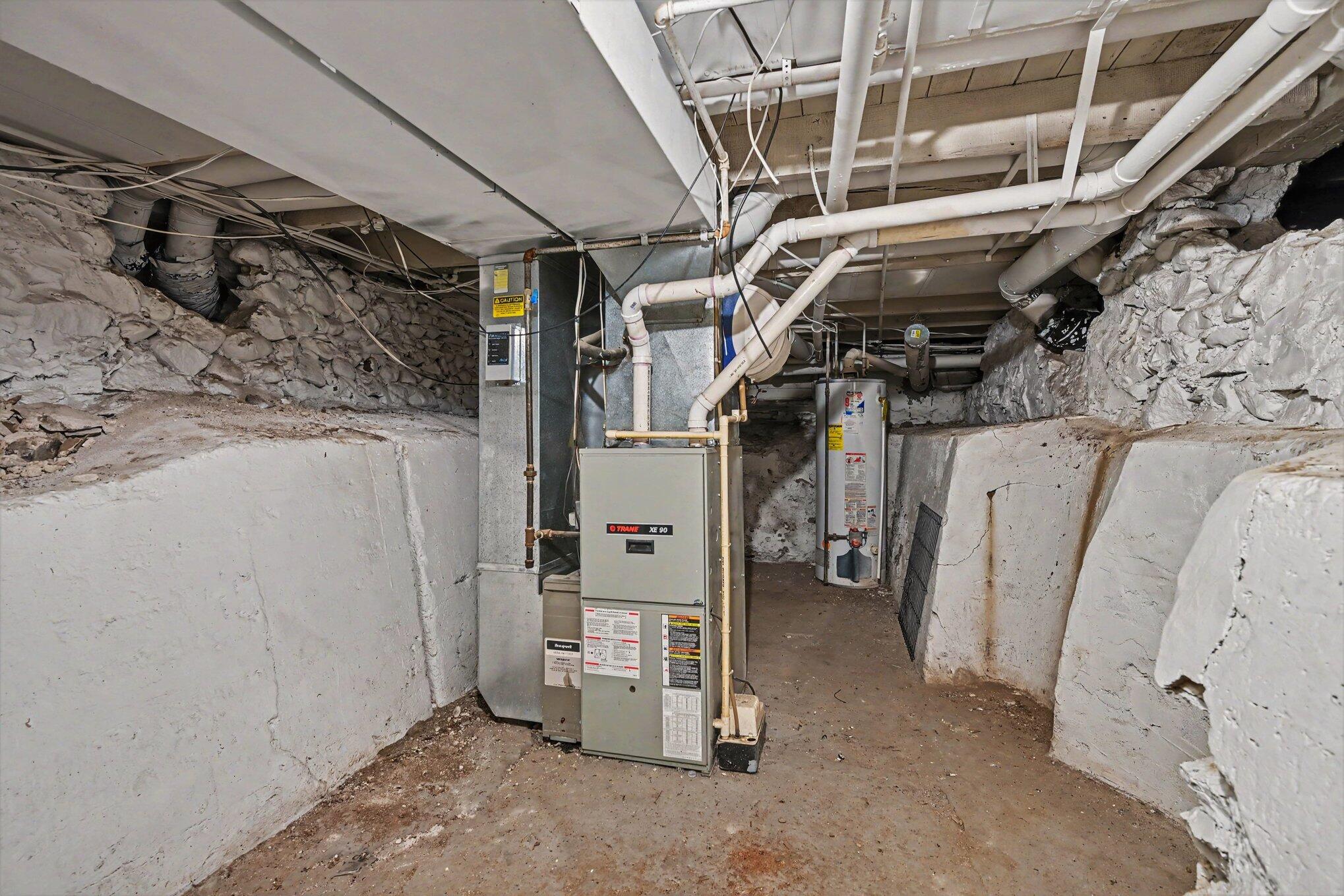 402 W Broadway Street Property Photo 18