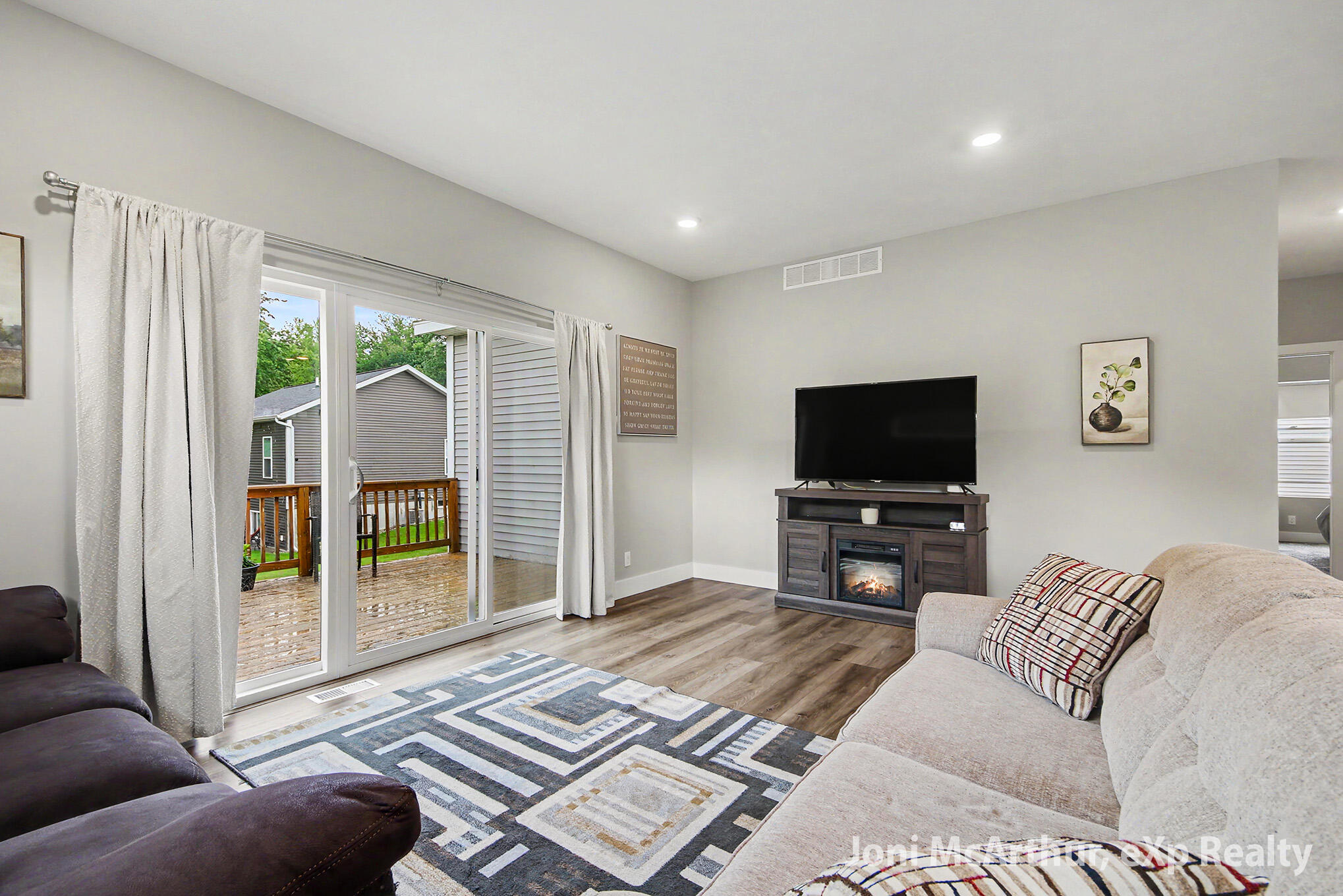 2670 Eagle Ridge Property Photo 9