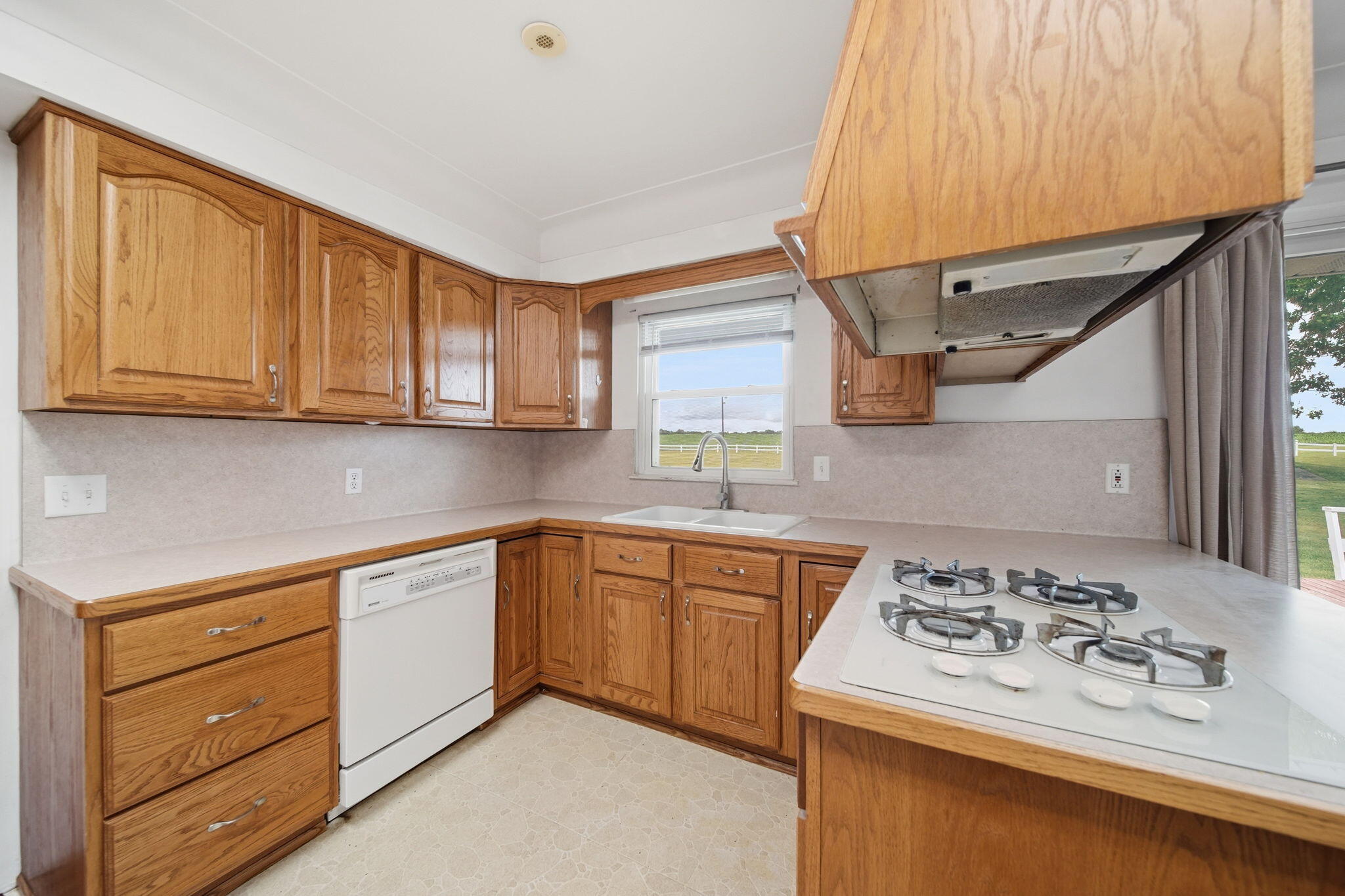 9801 Peterson Road Property Photo 16