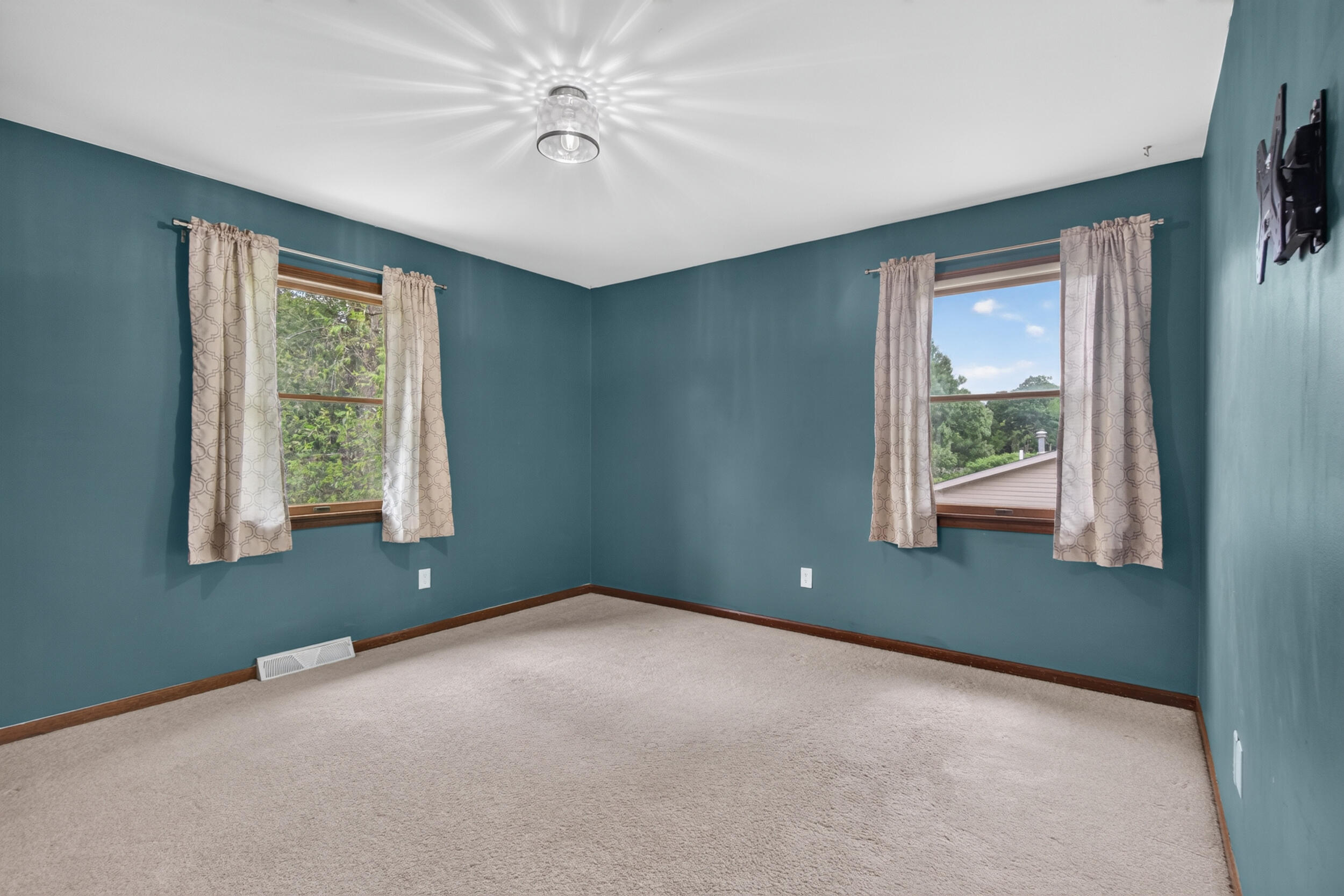 6276 Burning Tree Street Property Photo 31