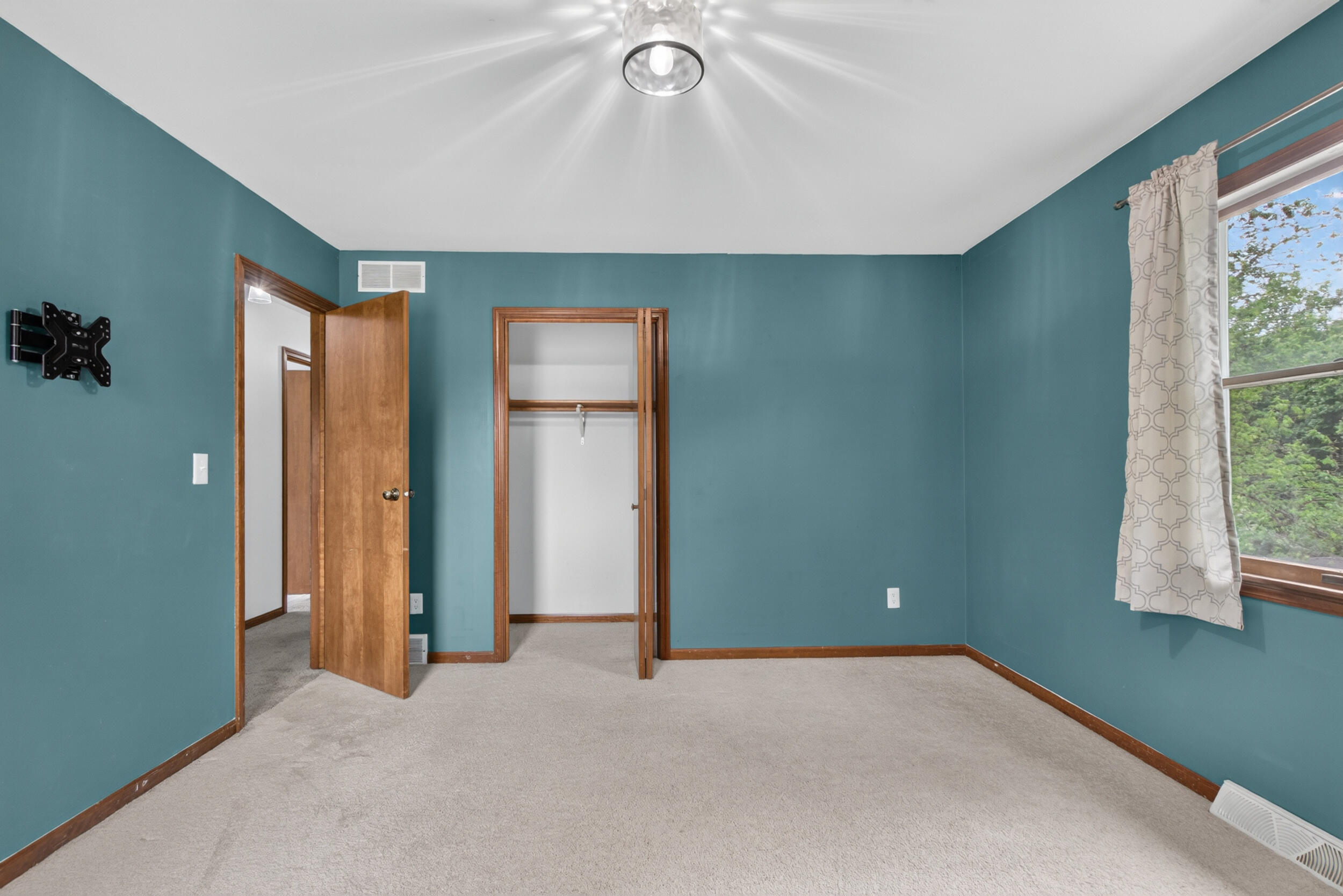 6276 Burning Tree Street Property Photo 32