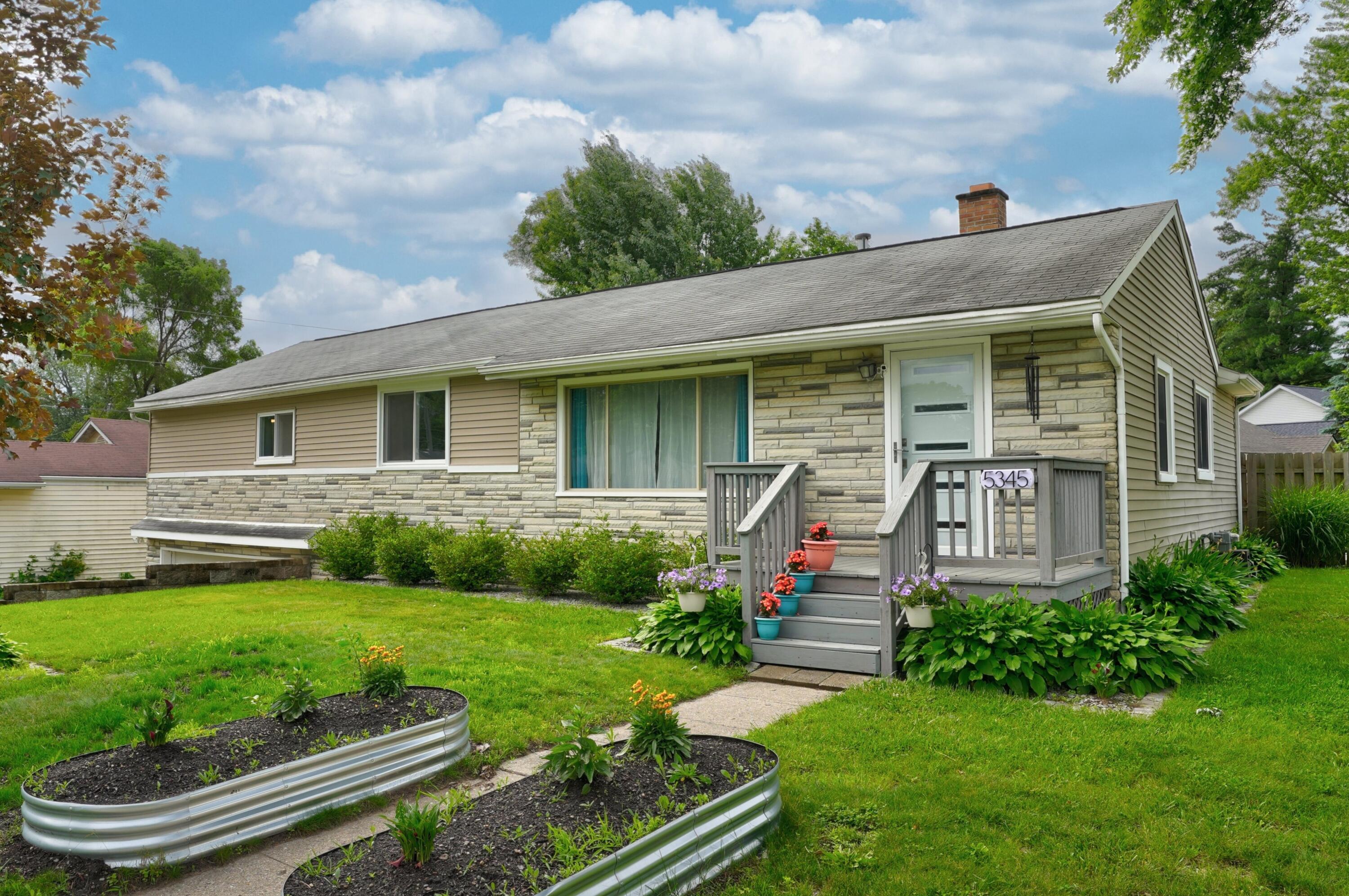 5345 Clinton River Drive Property Photo 1