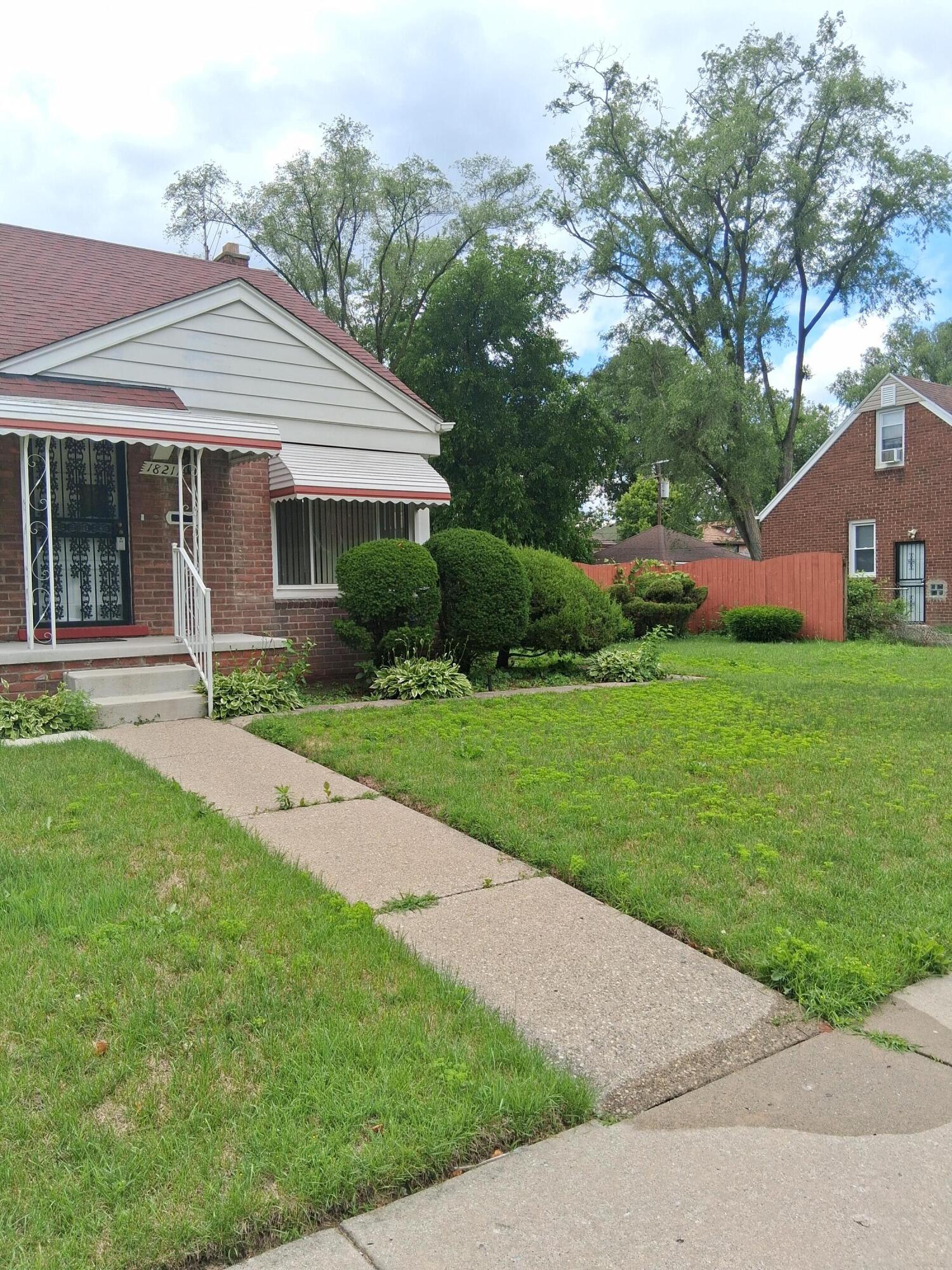 18211 Stansbury Avenue Property Photo 3