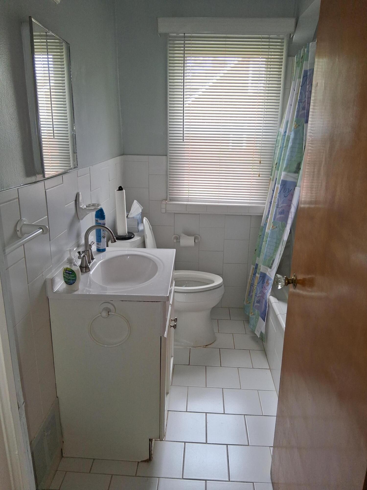 18211 Stansbury Avenue Property Photo 11
