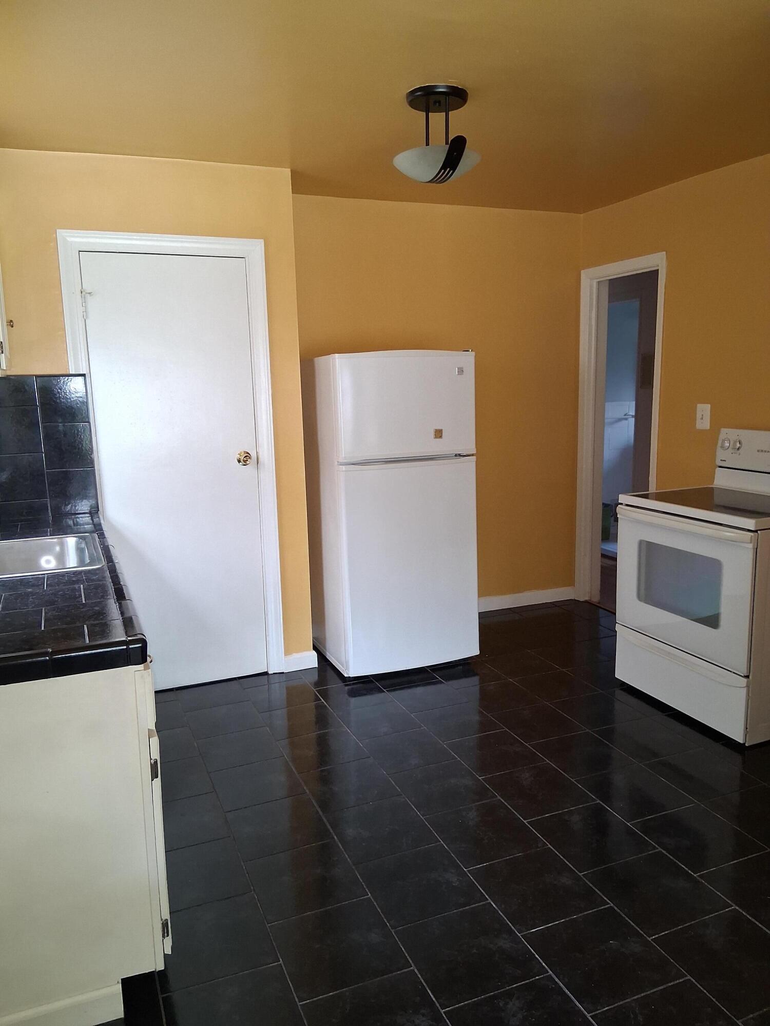 18211 Stansbury Avenue Property Photo 21