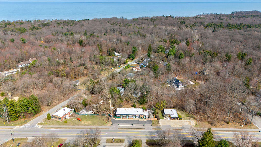13662 Red Arrow Highway Property Photo 2