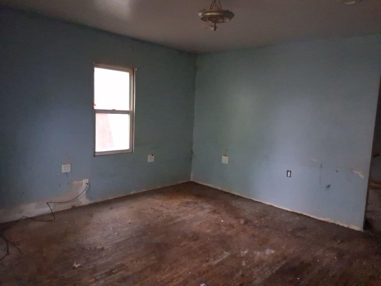 1354 Hurd Avenue Property Photo 5