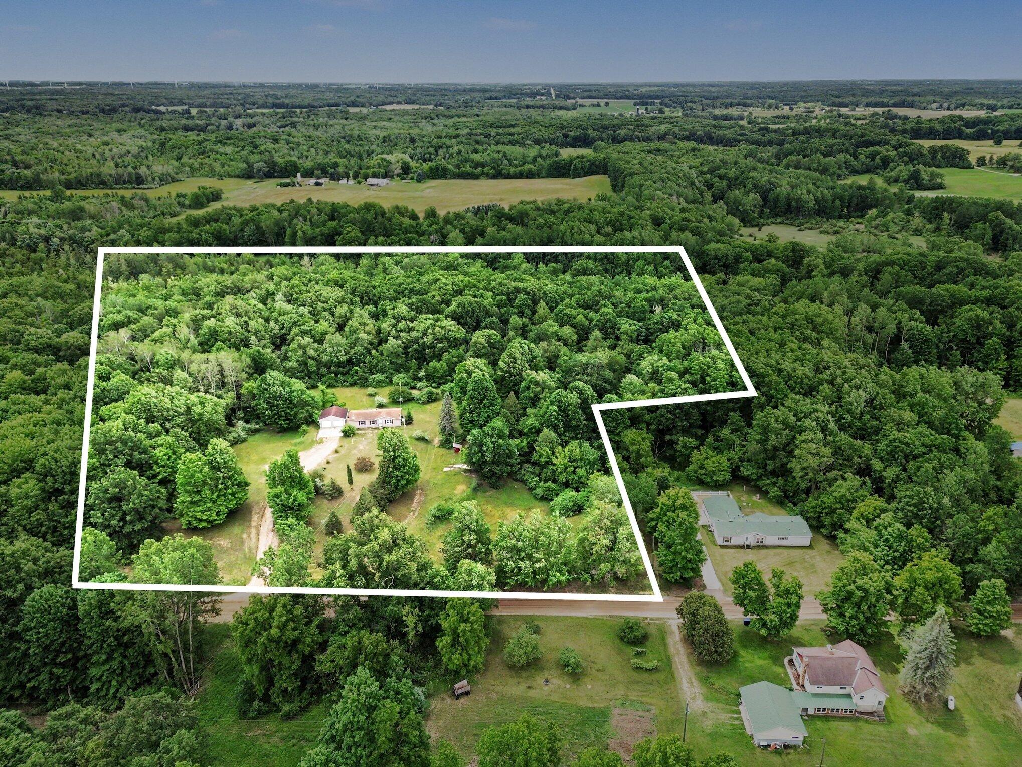 11644 E Hillis Road Property Photo 2