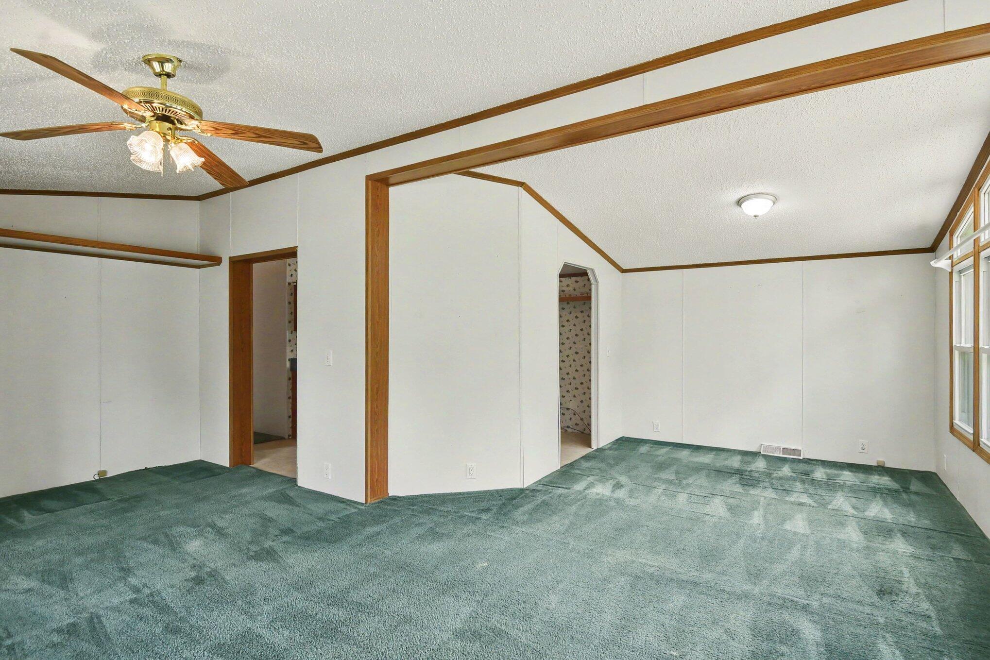 11644 E Hillis Road Property Photo 7