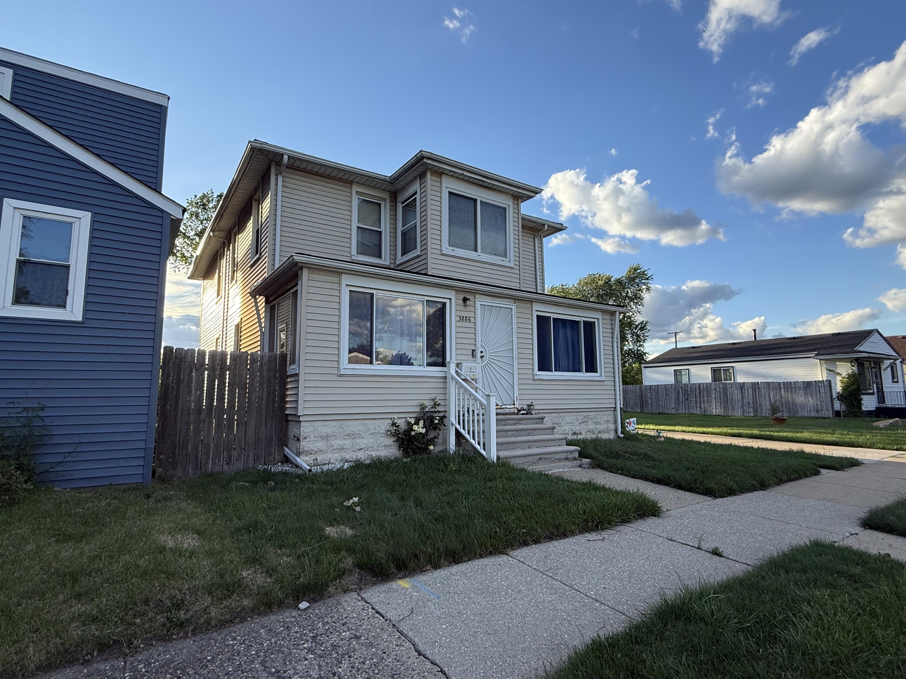 3886 14th Street Property Photo 2