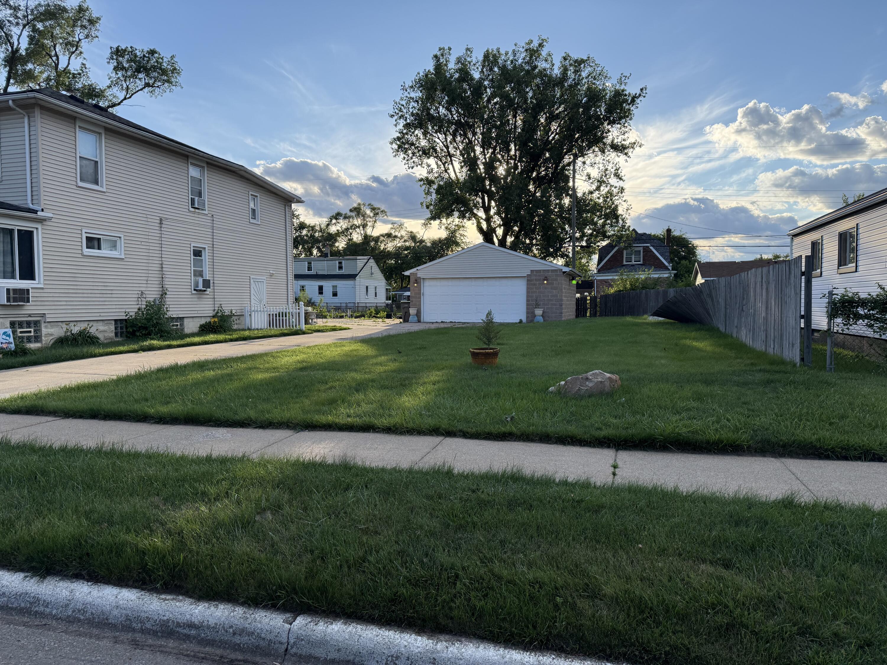 3886 14th Street Property Photo 4