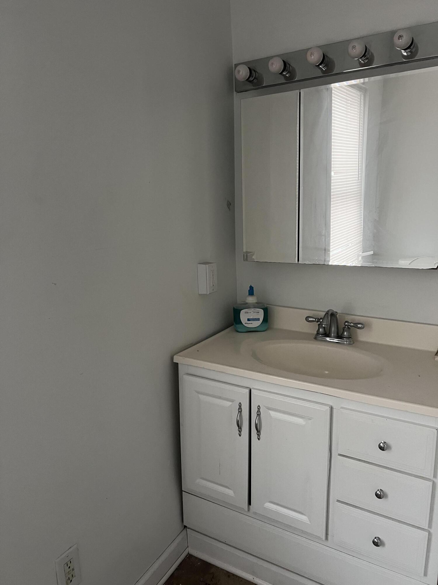 165 Capital Avenue Ne Property Photo 21