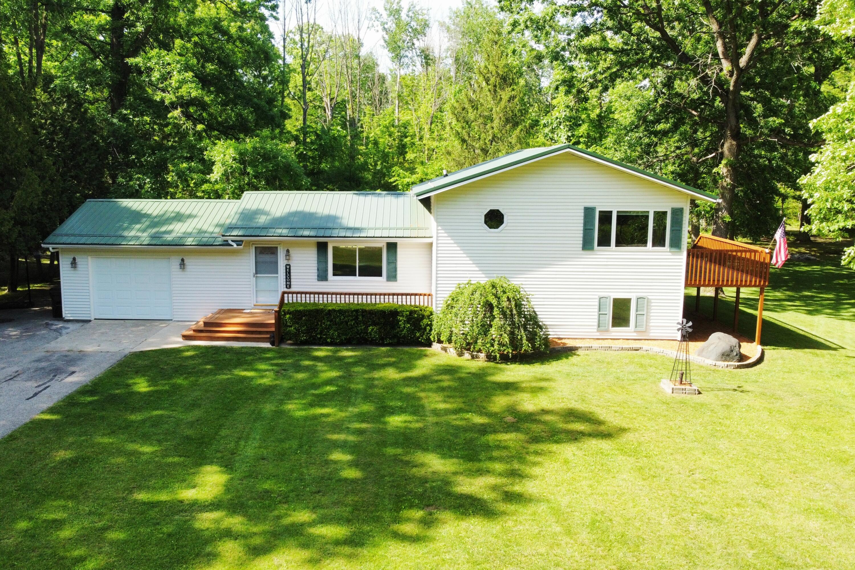 2790 W Wing Road Property Photo 1
