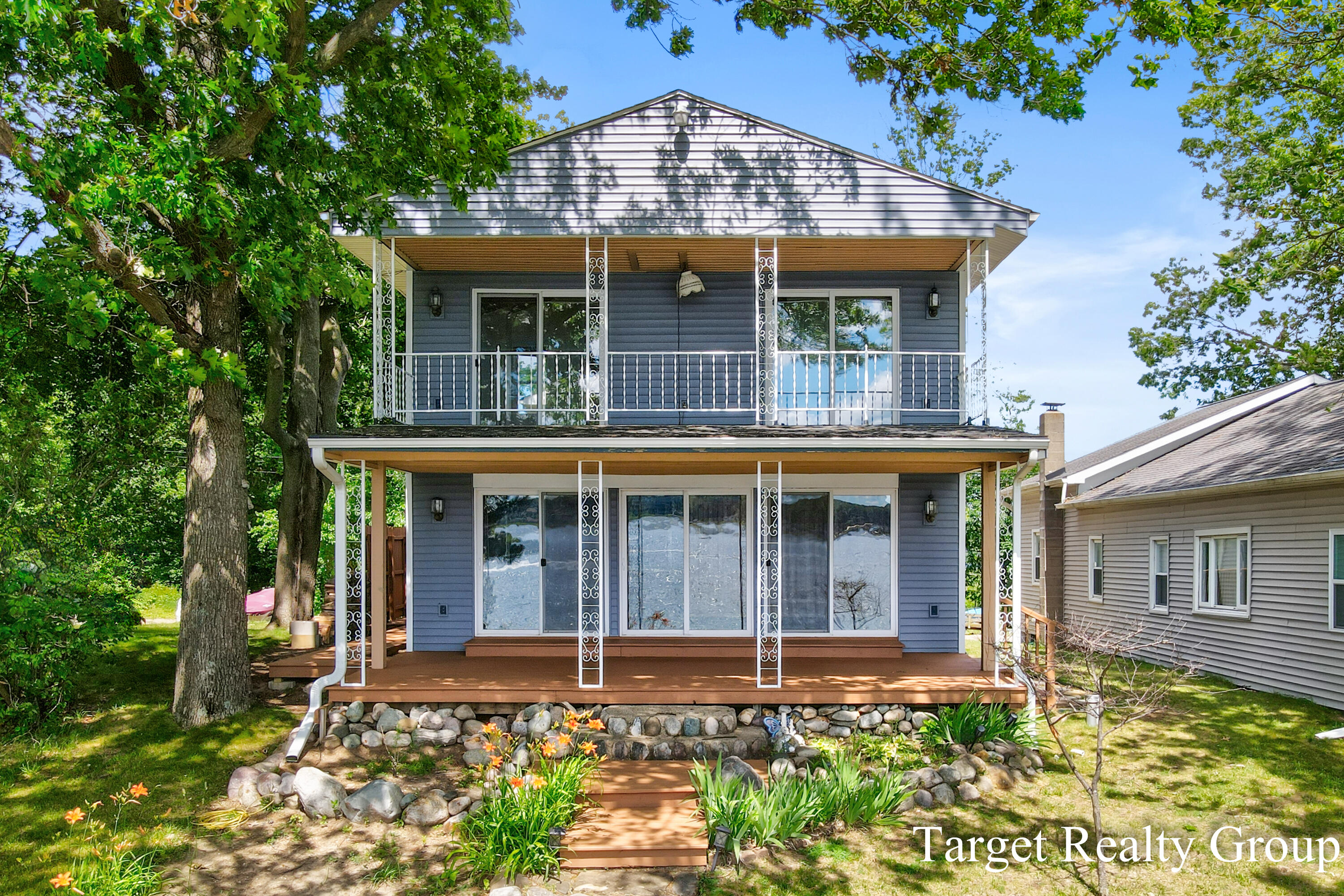 10818 Stoney Point Drive Property Photo 1