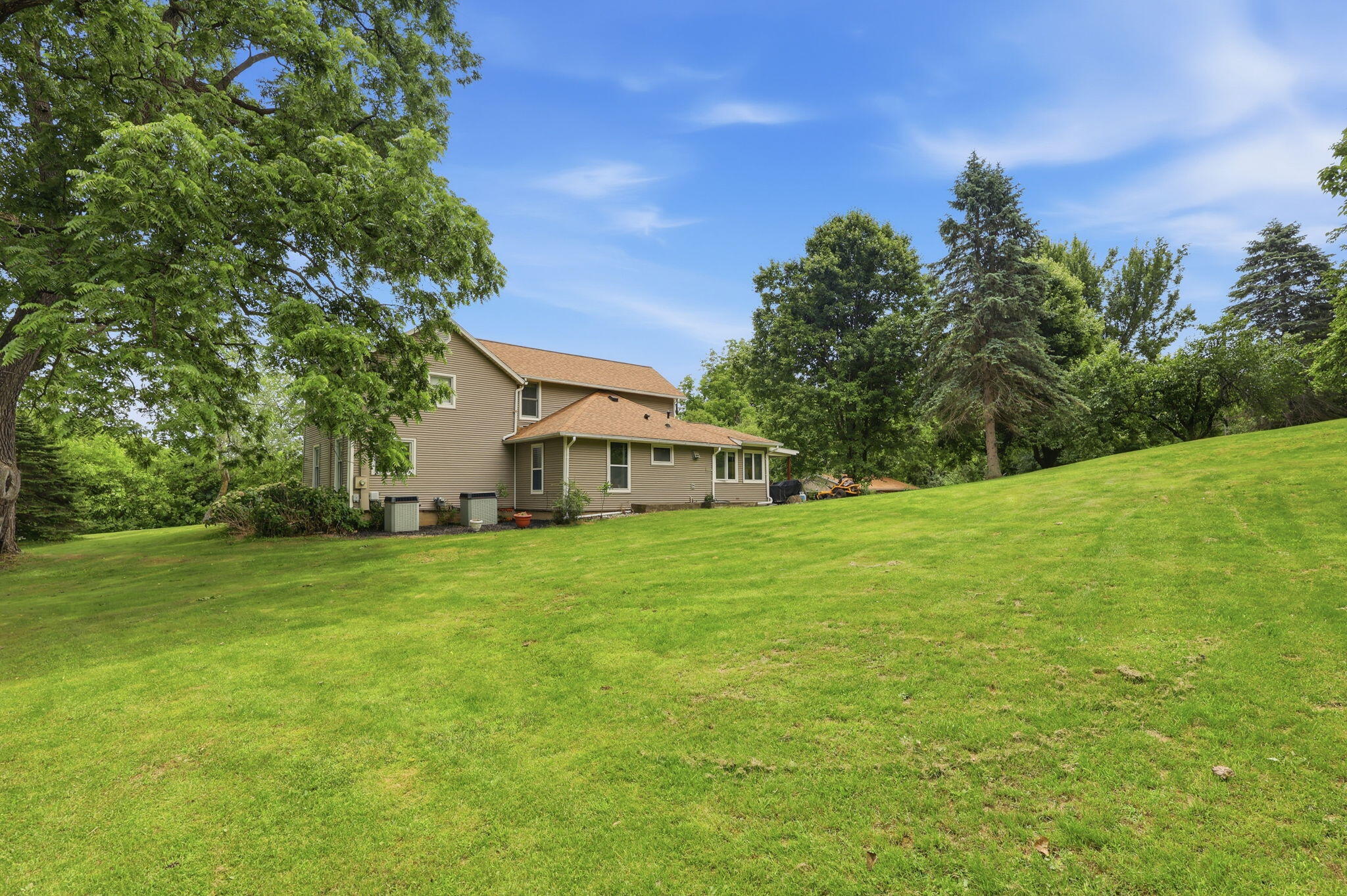 5900 Springbrook Road Property Photo 4