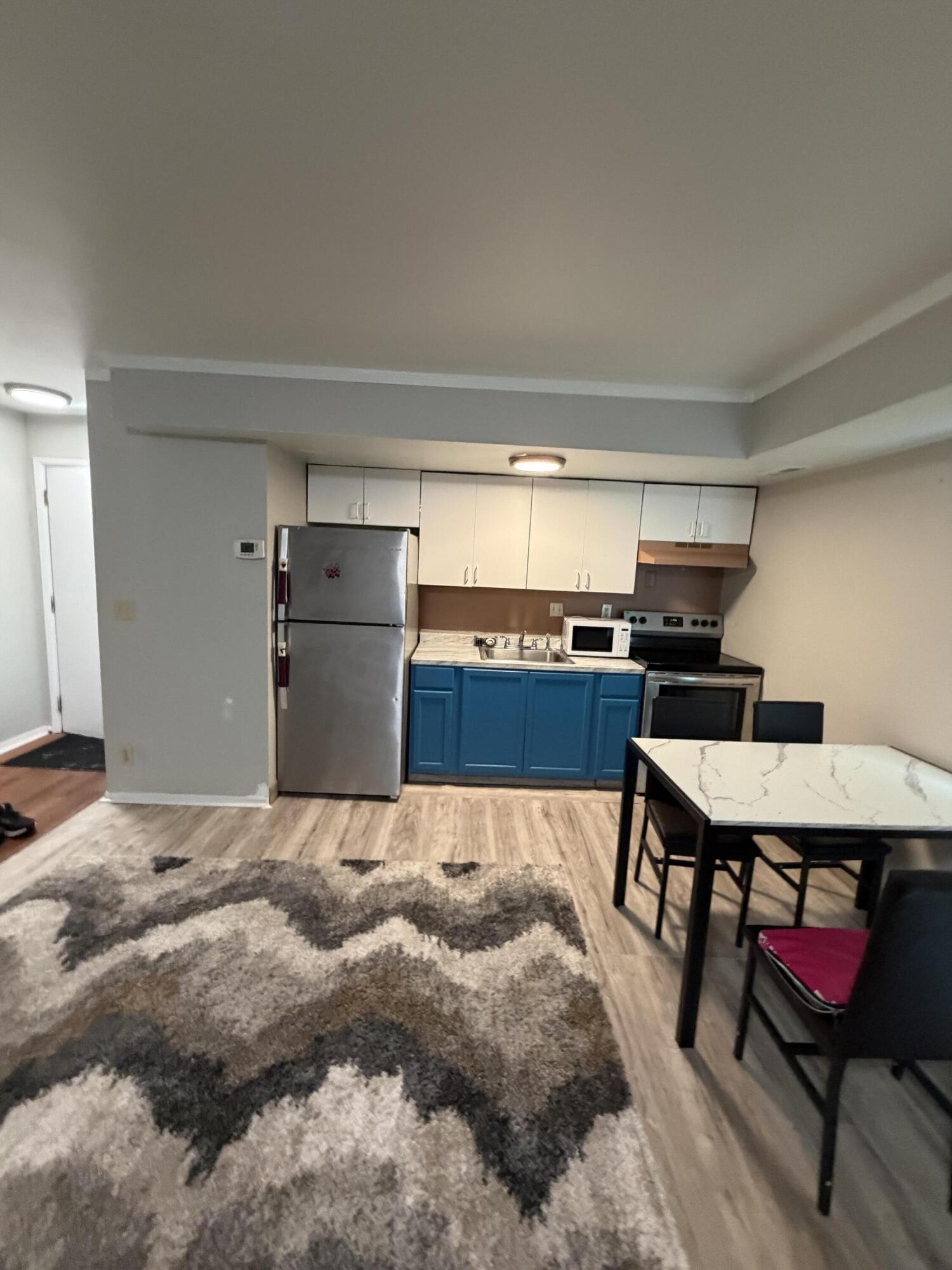 3439 Kenbrooke Court Property Photo 4