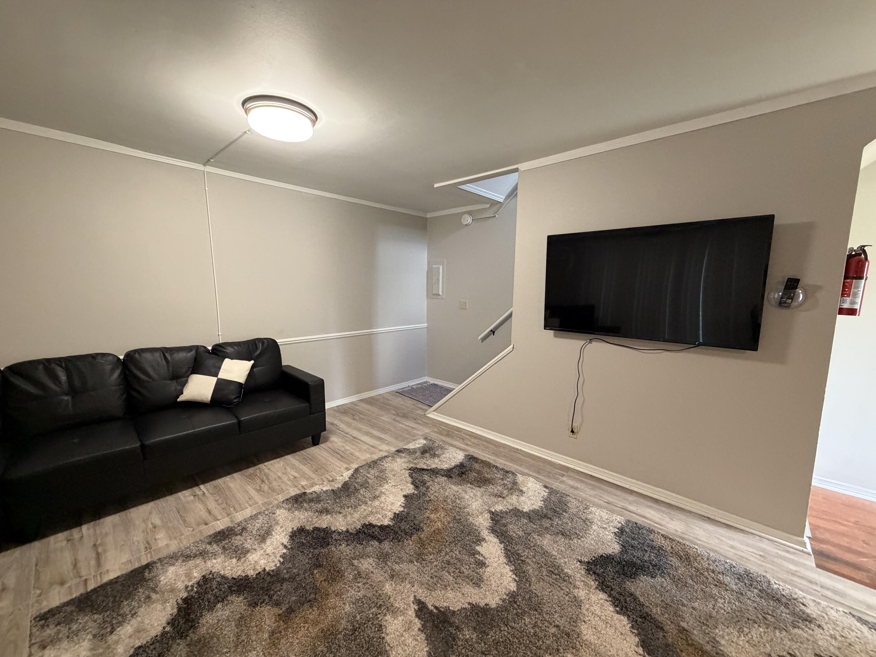 3439 Kenbrooke Court Property Photo 5