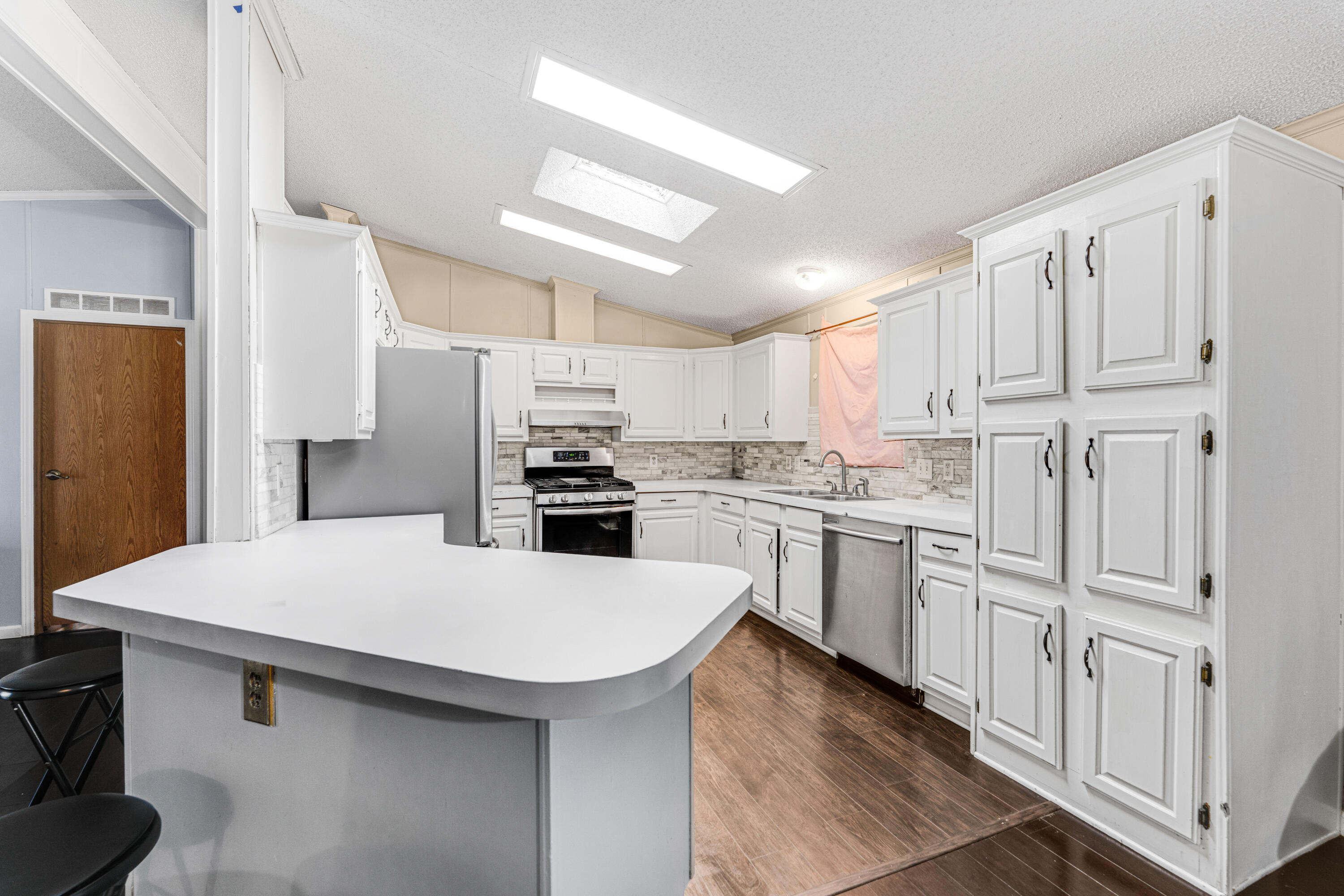 430 N Blue Creek Road Property Photo 3