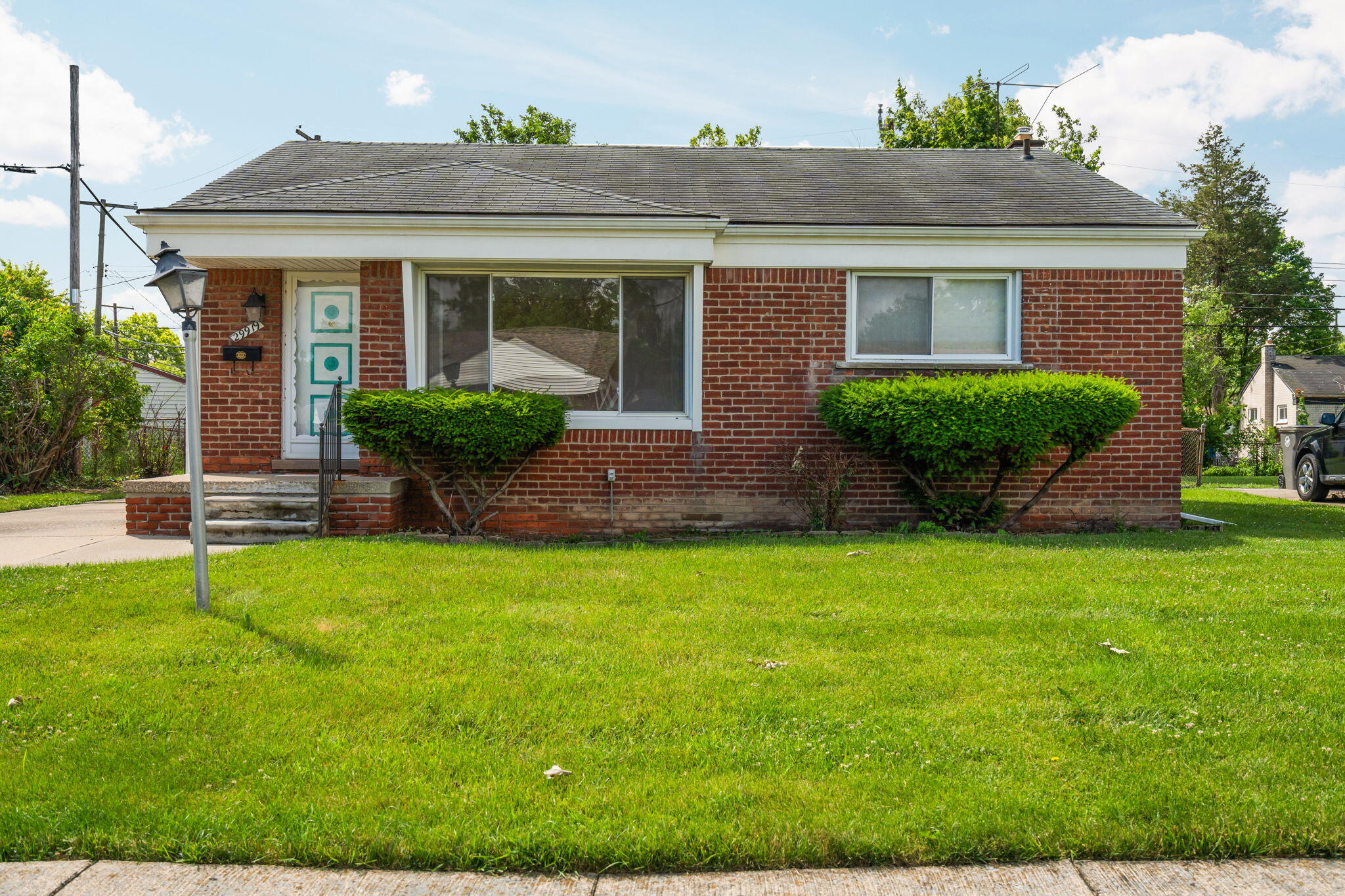 29919 Spring Arbor Drive Property Photo 1
