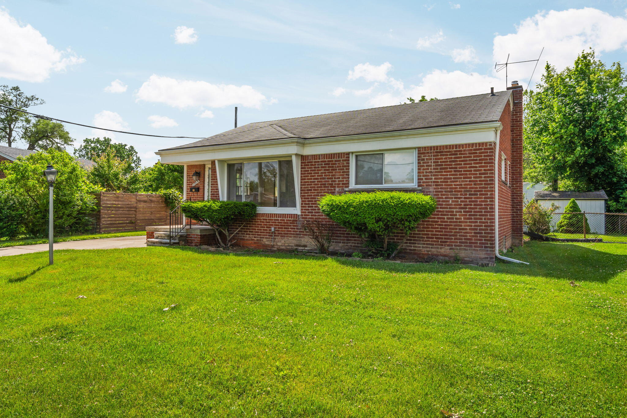 29919 Spring Arbor Drive Property Photo 2