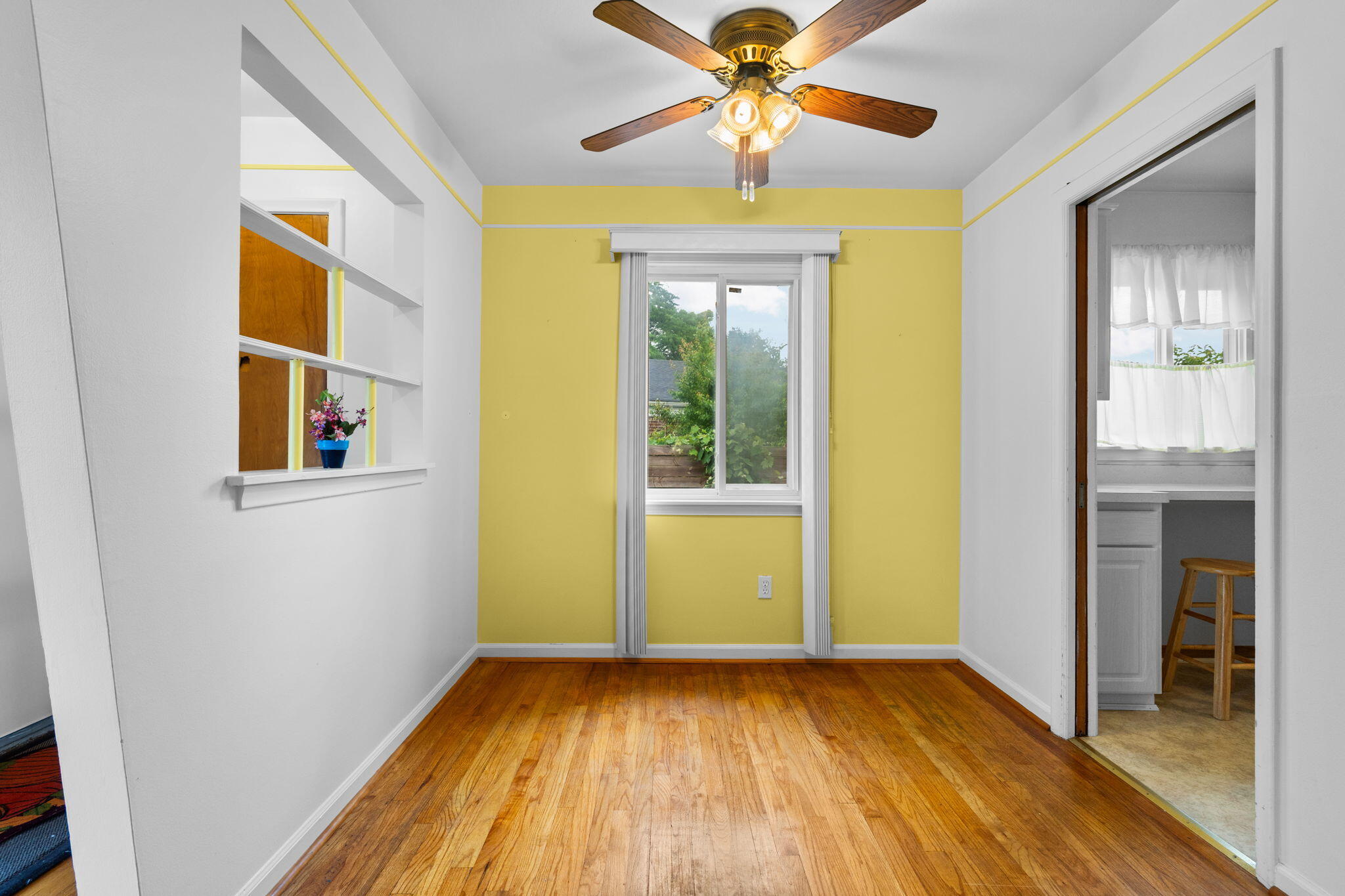 29919 Spring Arbor Drive Property Photo 13