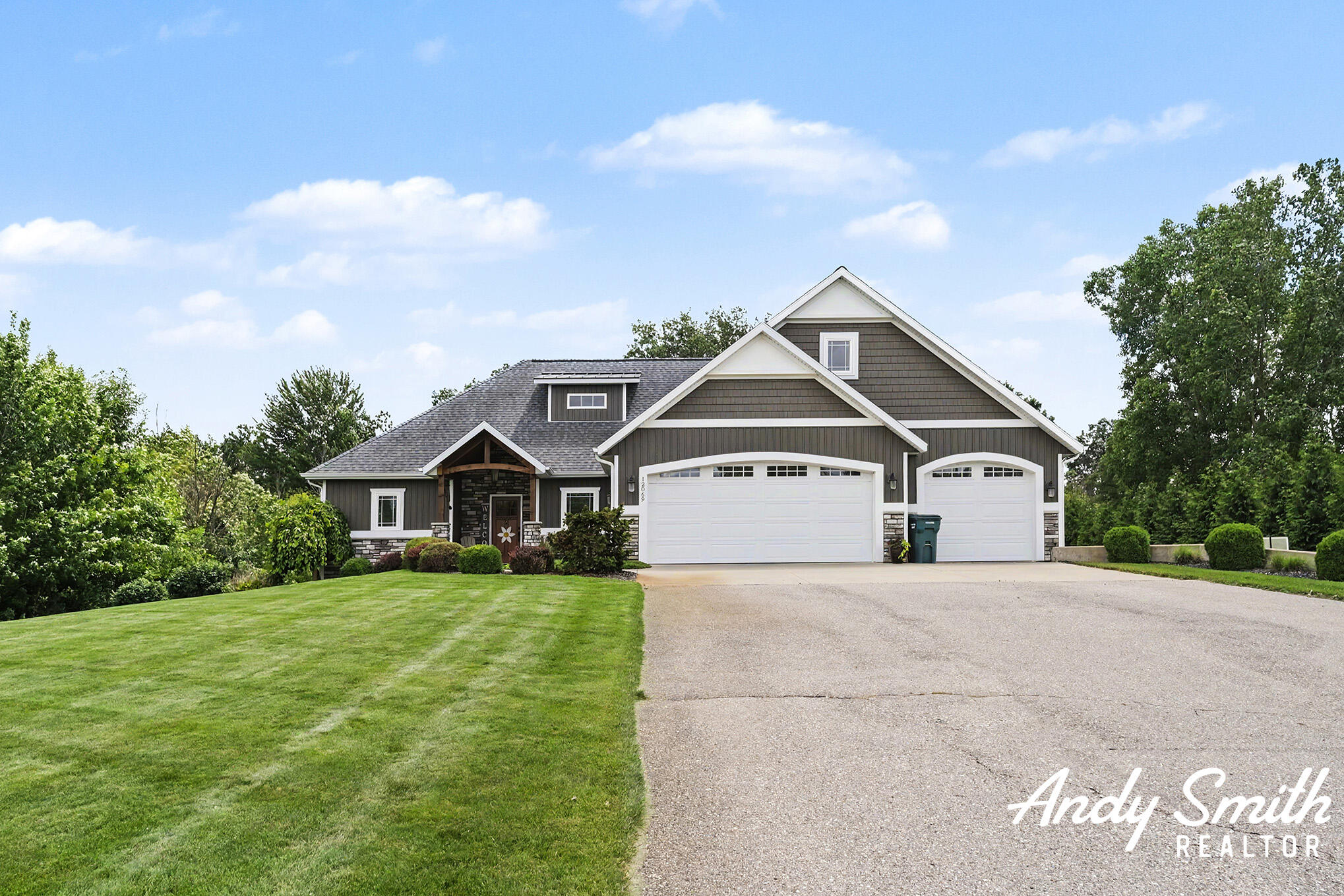 12069 68th Avenue Property Photo 1