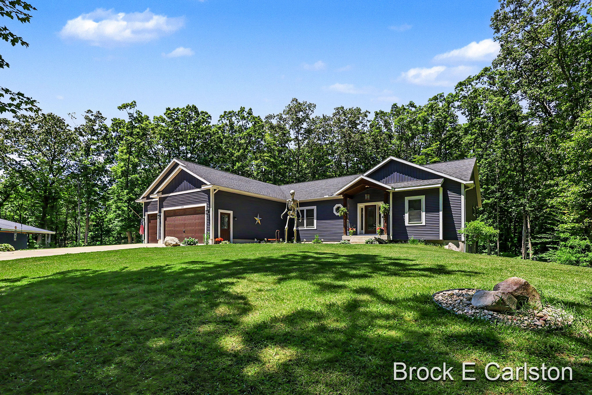 1294 Tall Tree Lane Property Photo 3
