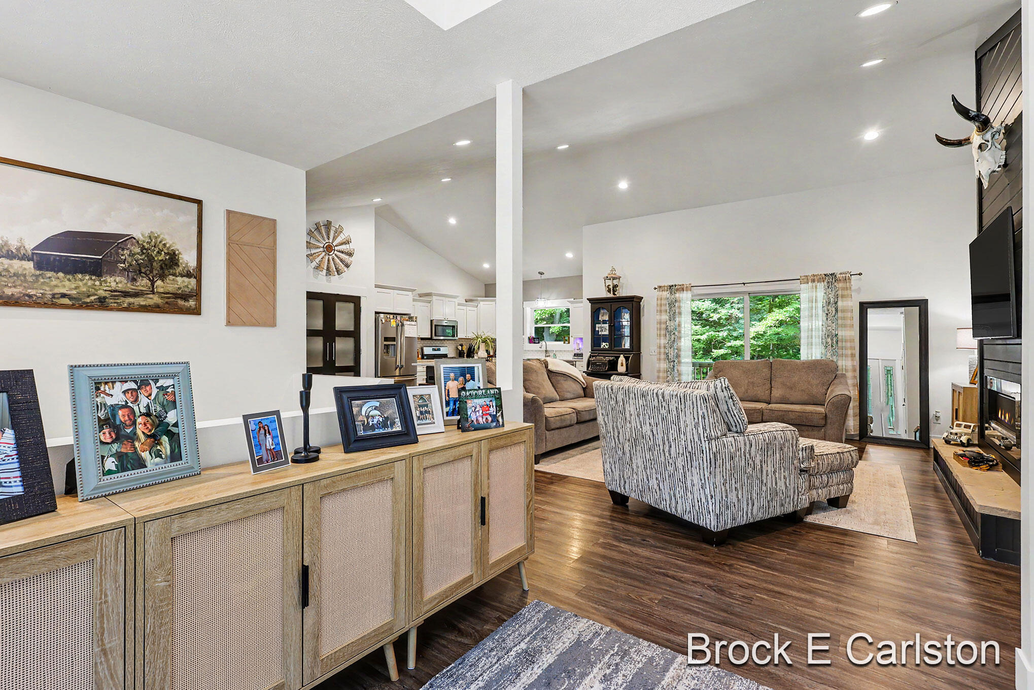 1294 Tall Tree Lane Property Photo 6