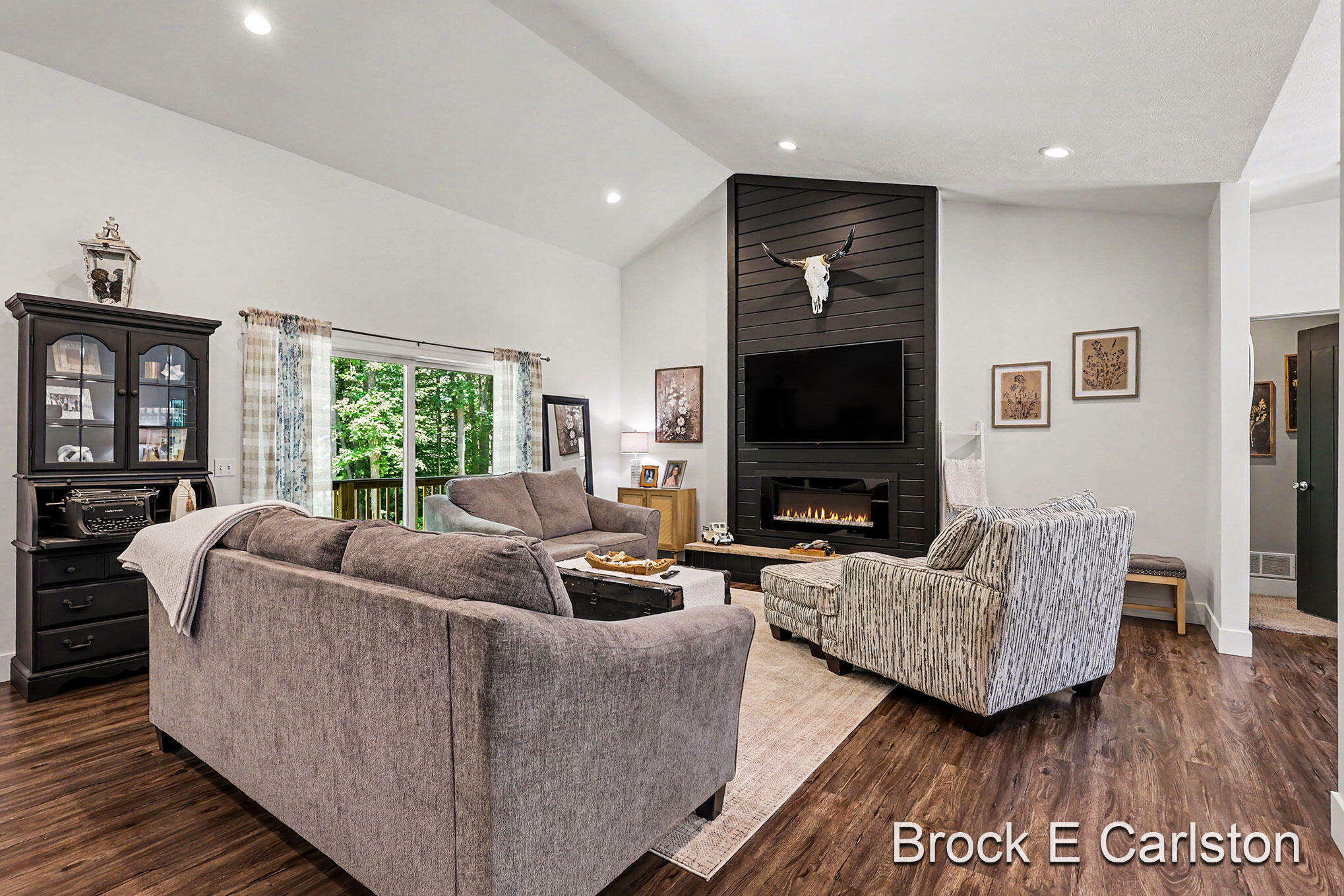 1294 Tall Tree Lane Property Photo 8