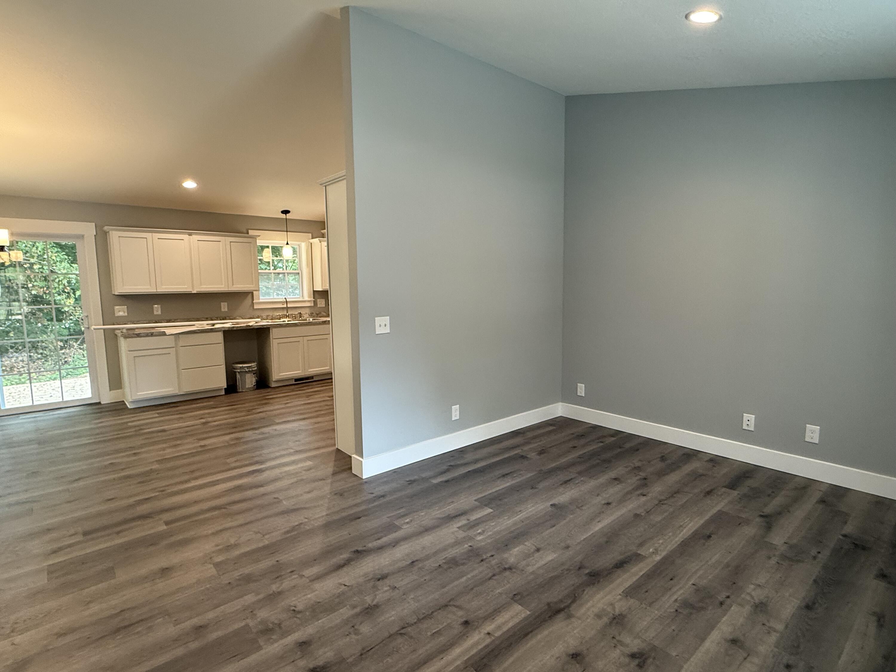 605 Spring Street Property Photo 5