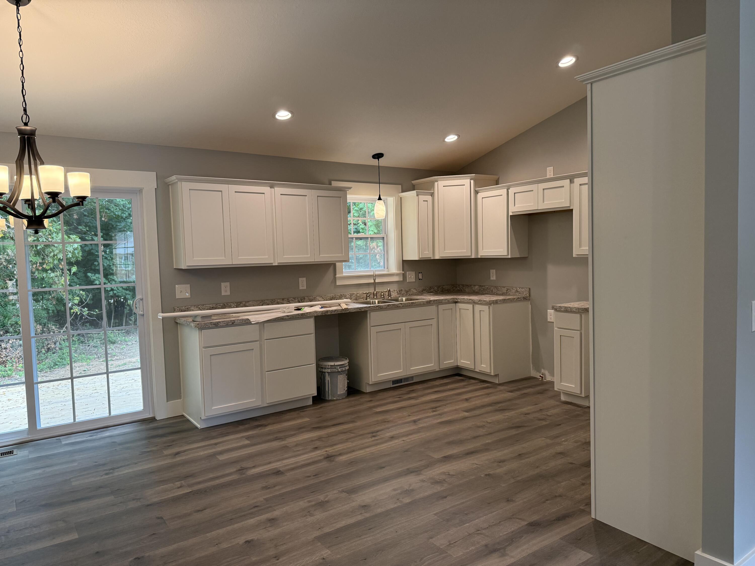 605 Spring Street Property Photo 6